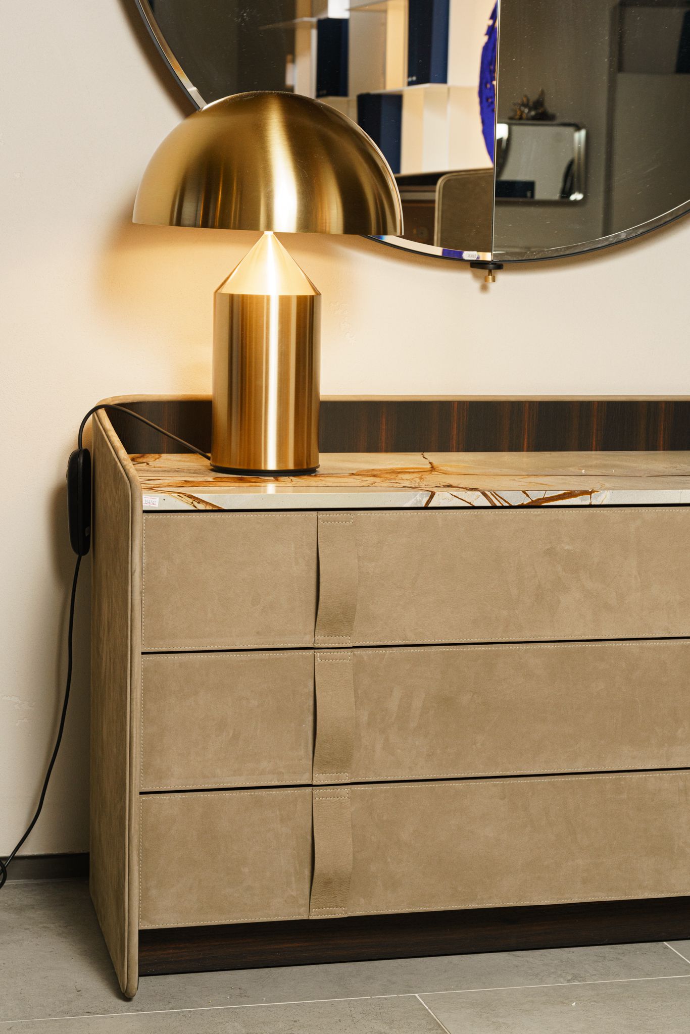 Flou Комод Gentleman Nabuk 84 / Impero Romano от Flou — в интерьере