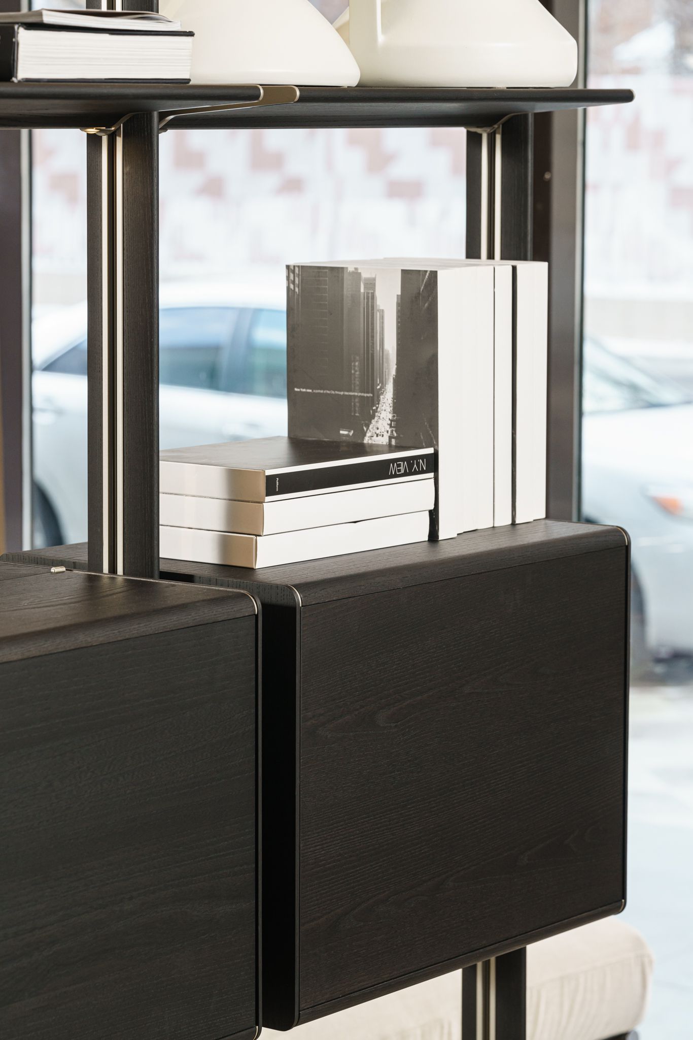 Poliform Стеллаж Lexington Day Olmo nero от Poliform — в интерьере