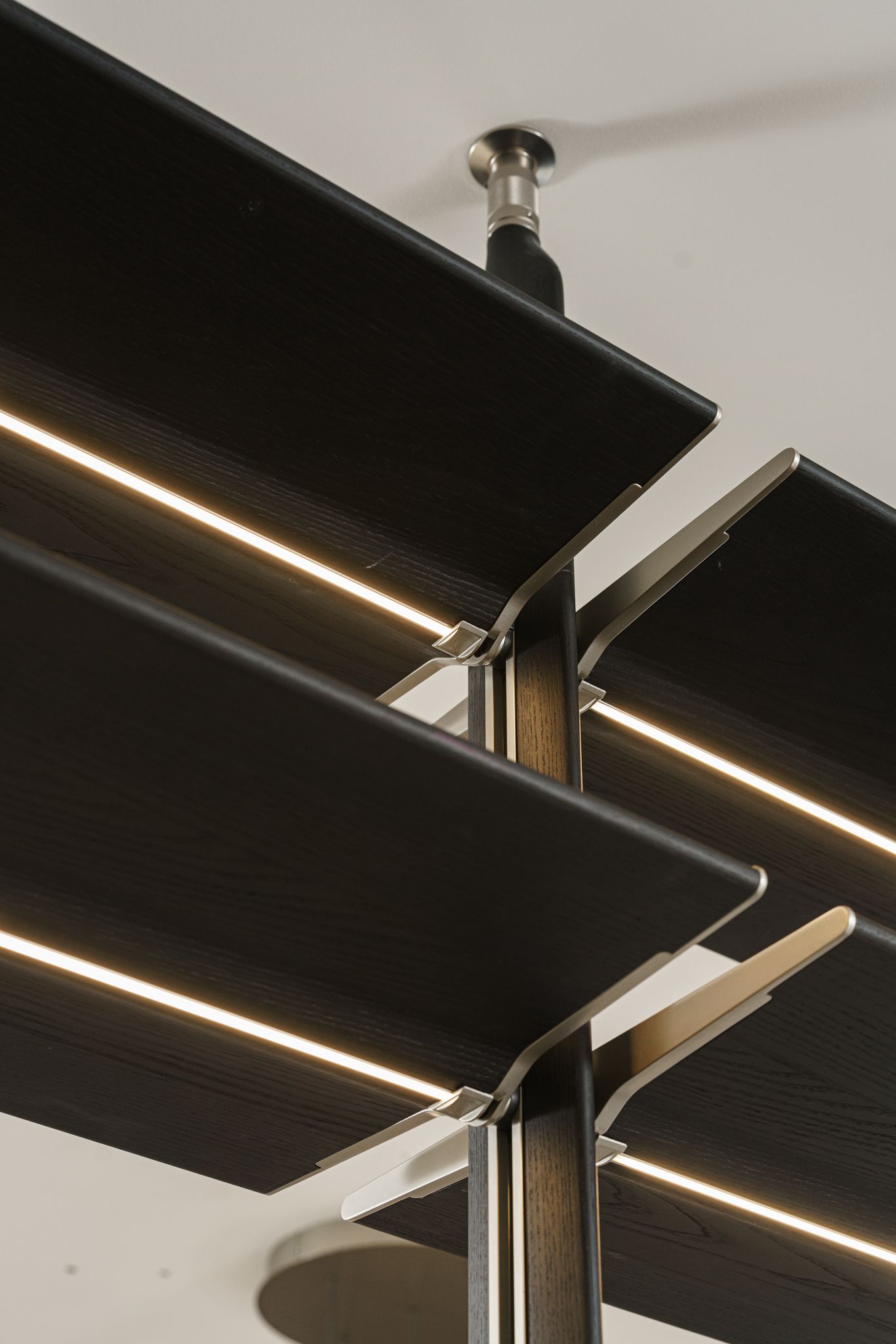 Poliform Стеллаж Lexington Day Olmo nero от Poliform — в интерьере