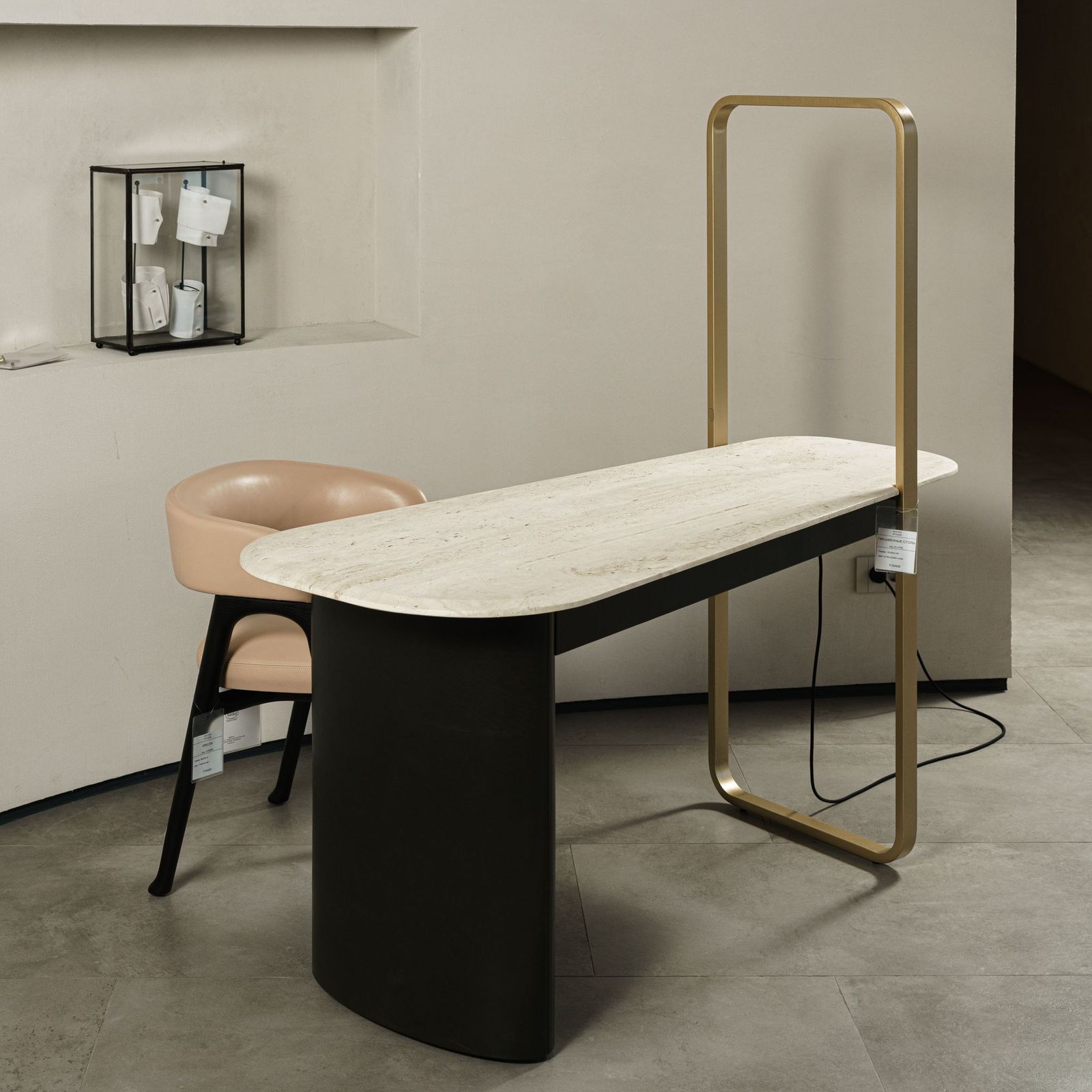 Baxter Письменный стол Ellipse Polish Teodoro от Baxter — в интерьере