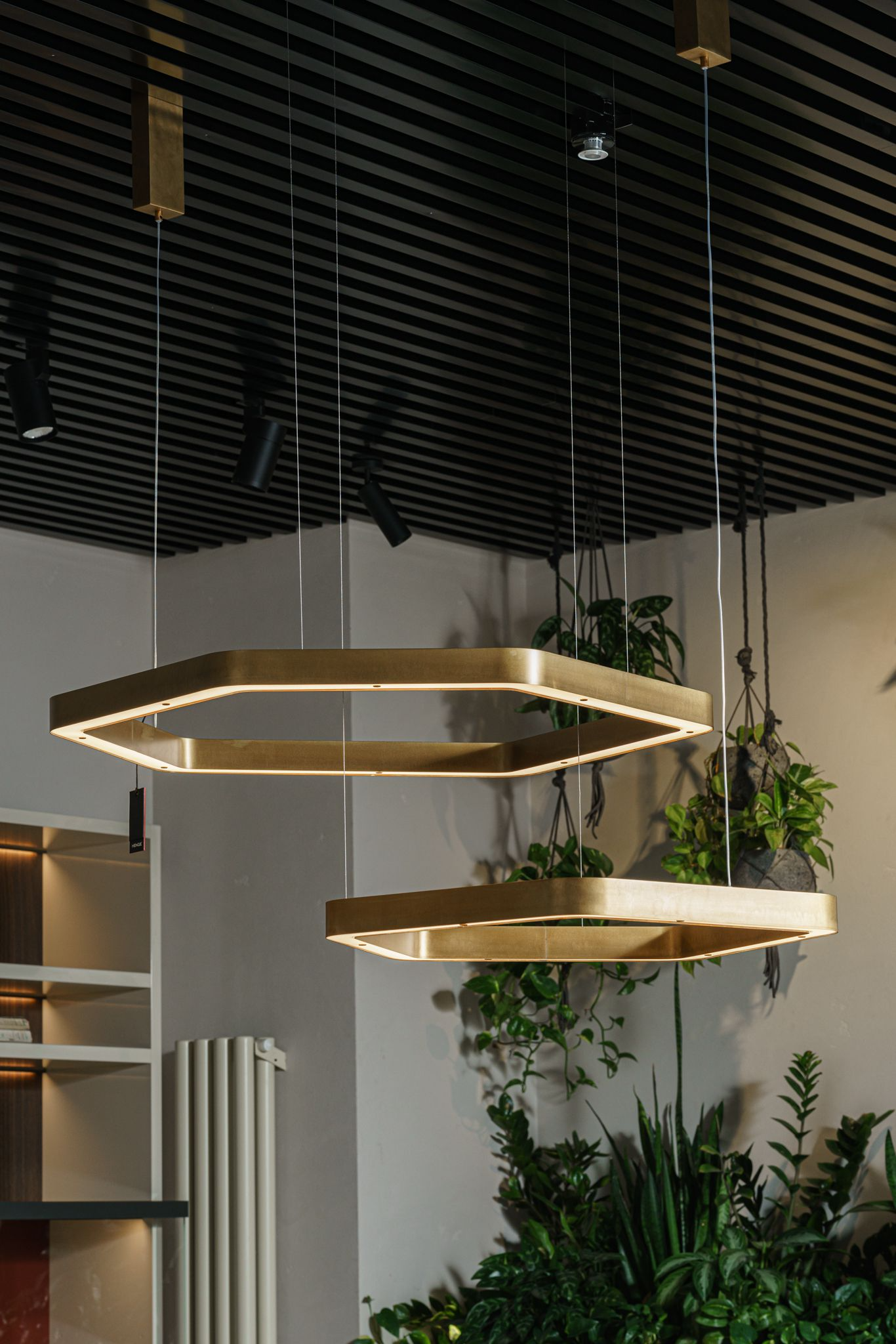 Henge Люстра Ring Horizontal Polygonal от Henge — в интерьере
