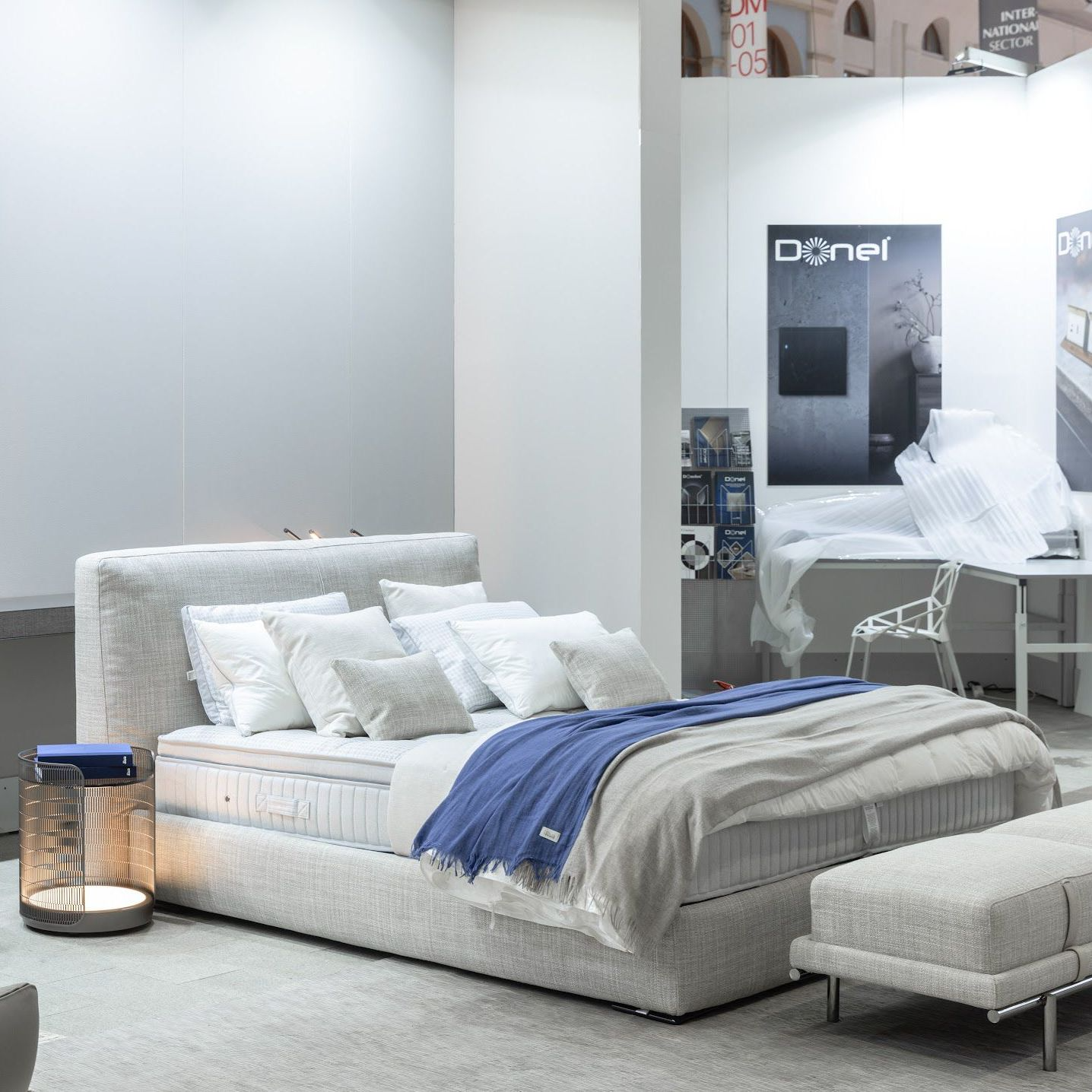 Flou Плед Soffio Blue от Flou — в интерьере
