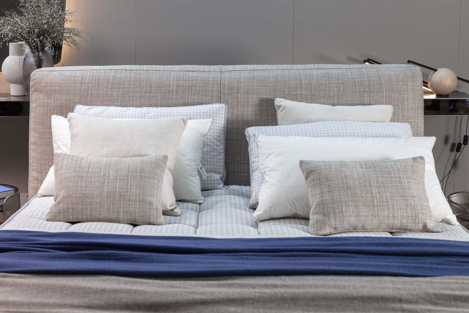 Flou Плед Soffio Blue от Flou — в интерьере