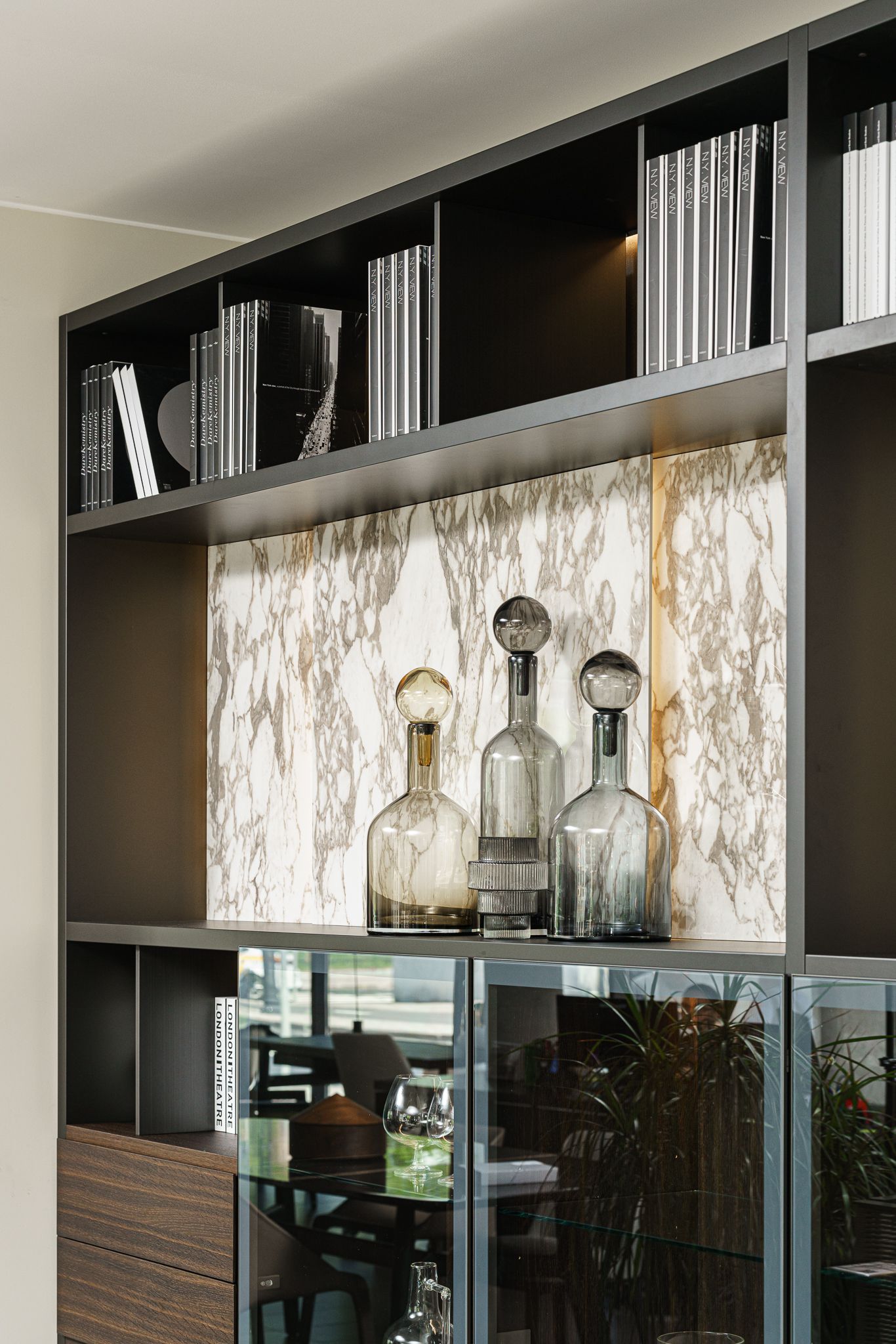 Polspotten Сет из 3х бутылей Bubbles and Bottles L Cognac от Polspotten — в интерьере