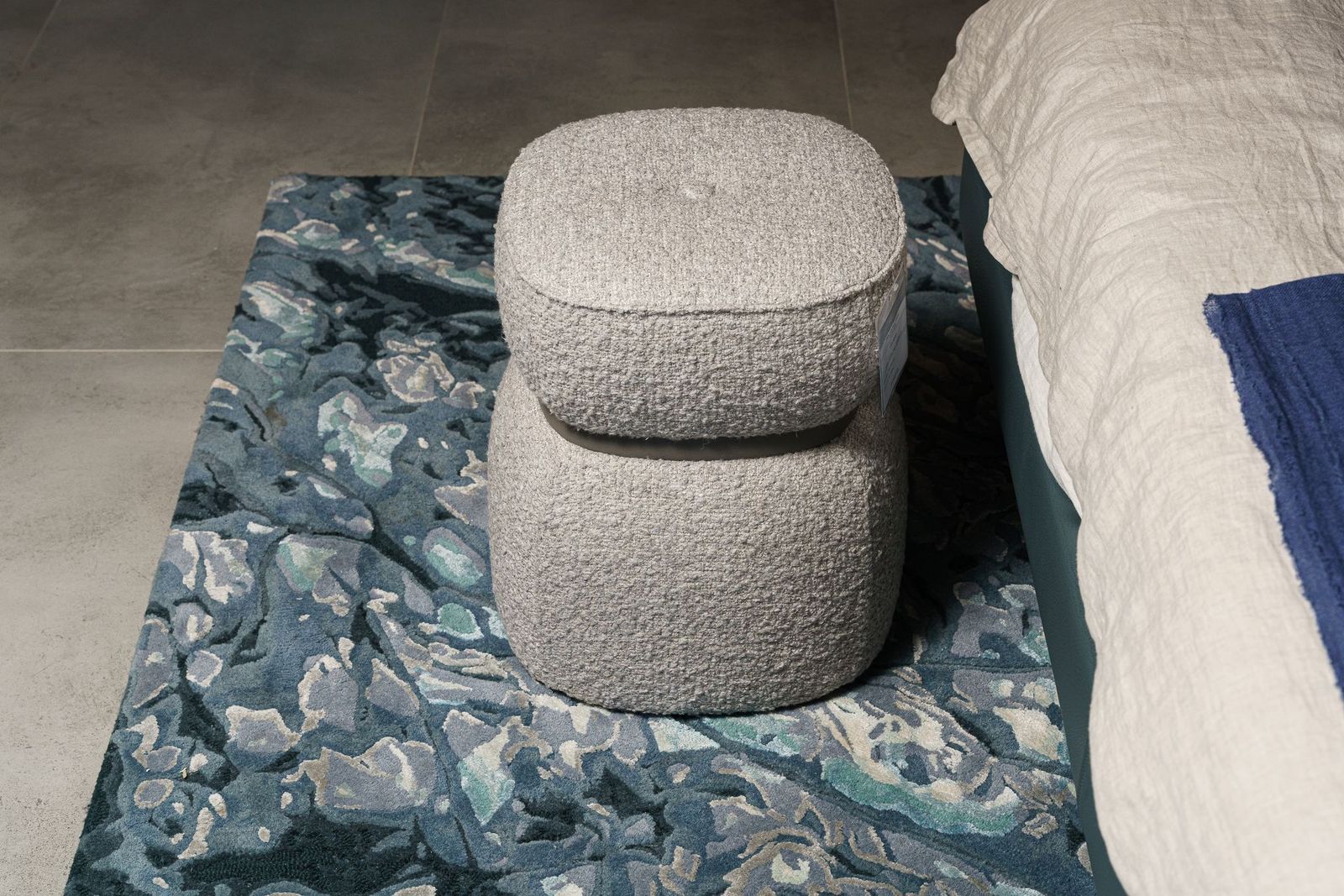 Poltrona Frau Пуф Lepli Haruka Light grey от Poltrona Frau — в интерьере