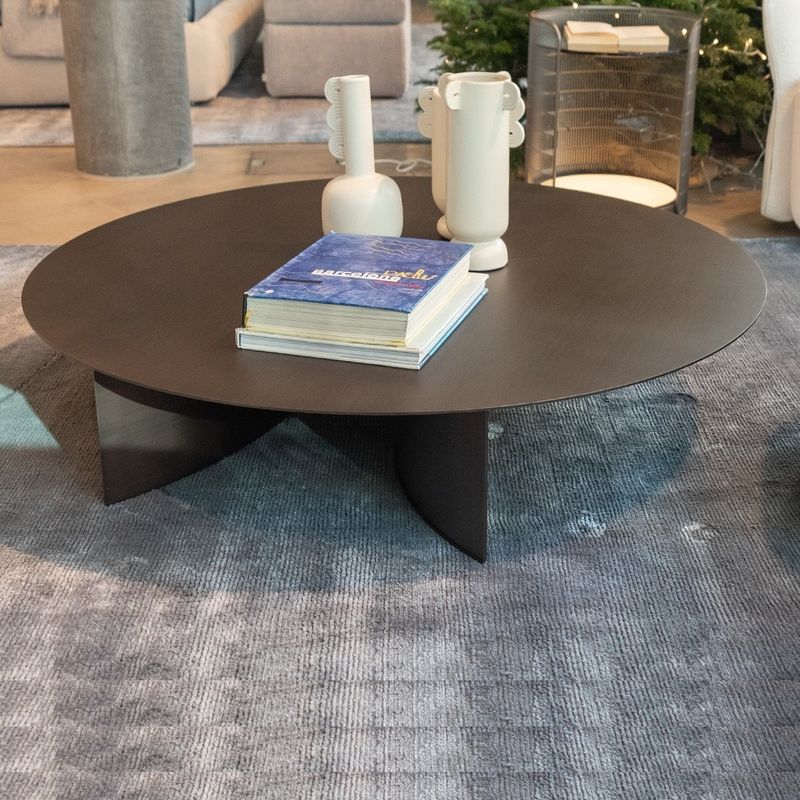 Flou Журнальный столик Pierre 120 Anodic Bronze от Flou — в интерьере