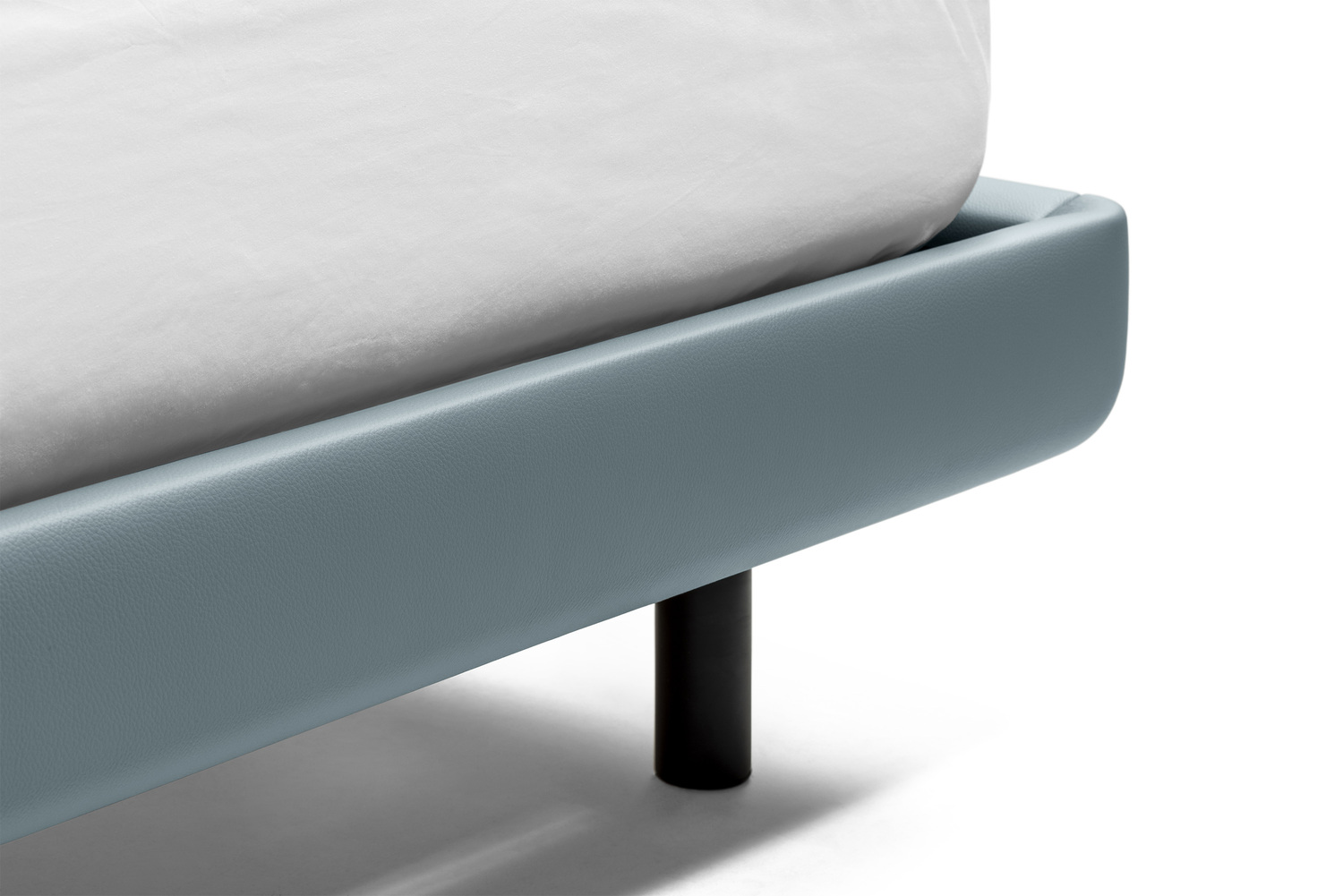 Poltrona Frau Кровать Ferdinandea Bed + Boiserie от Poltrona Frau — в интерьере