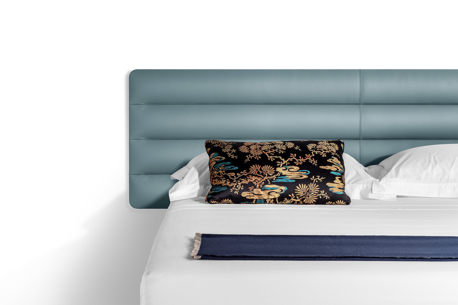 Poltrona Frau Кровать Ferdinandea Bed + Boiserie от Poltrona Frau — в интерьере