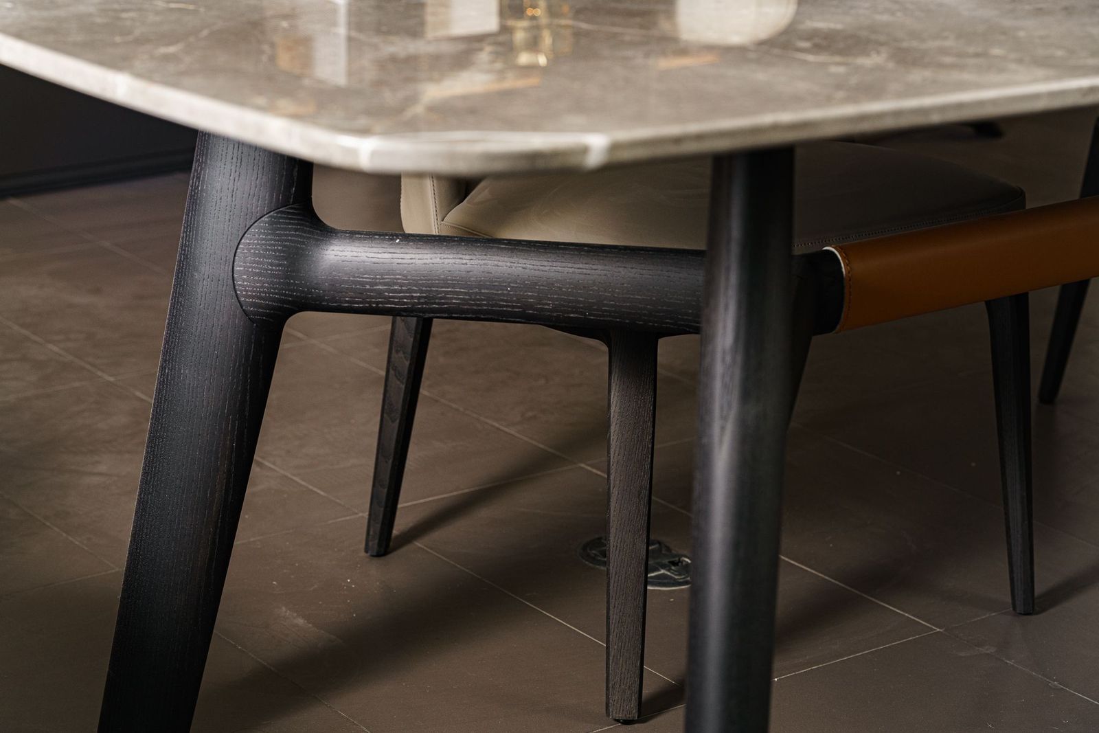 Poliform Стол Curve Grey Stardust Glossy от Poliform — в интерьере