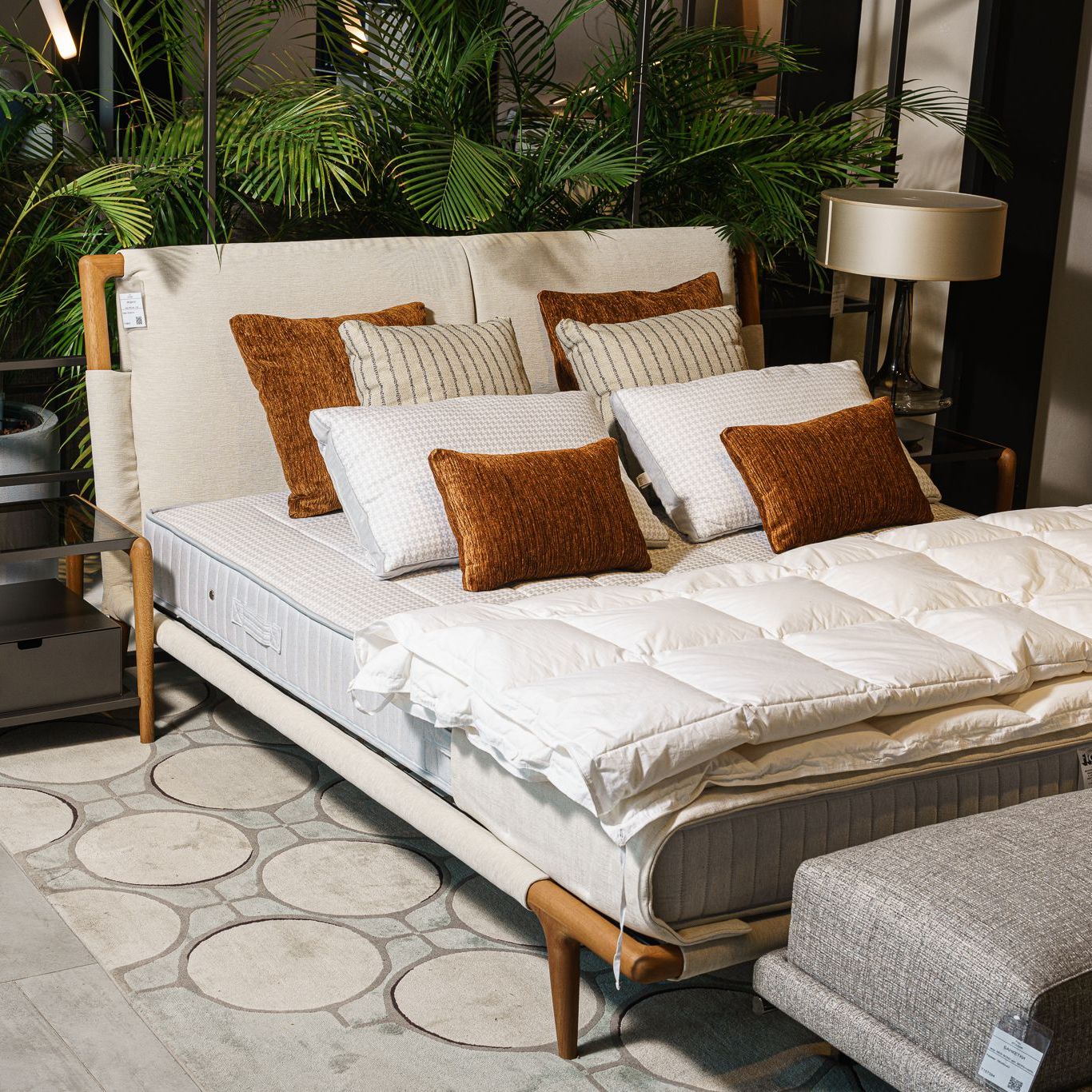 Flou Кровать Gaudi Iroko Morgan Piuma 902 от Flou — в интерьере