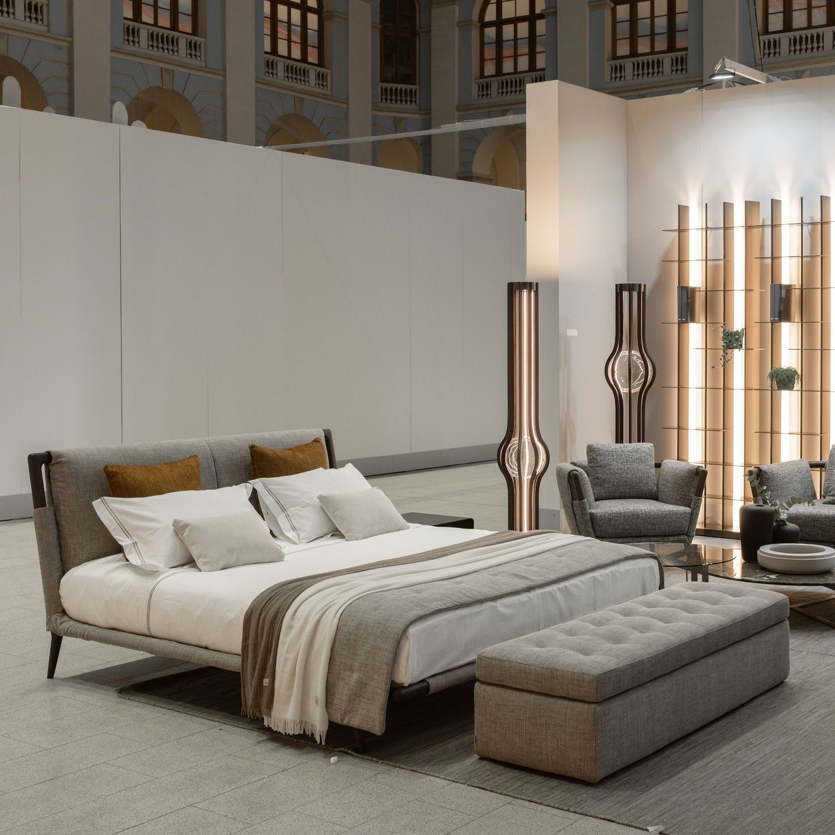 Flou Кровать Gaudi Coffeу Brown / 752 Charles от Flou — в интерьере
