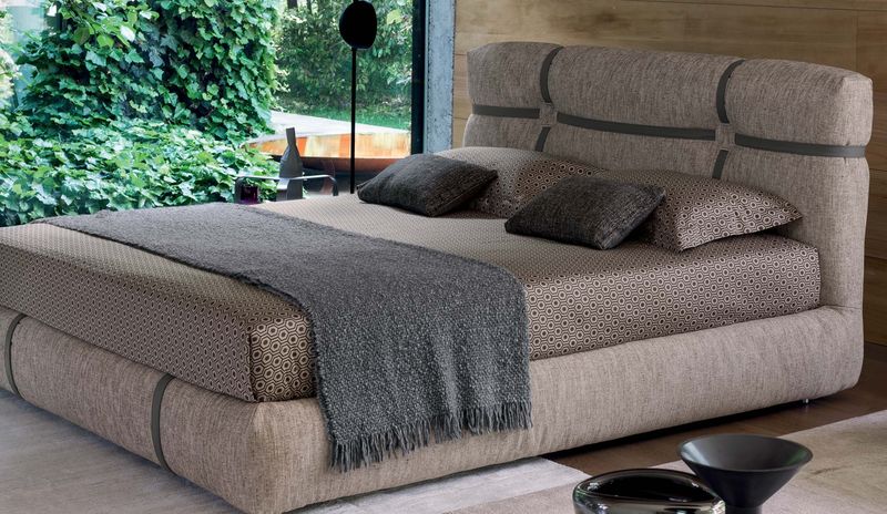 Flou Кровать New Bond 752 Charles Grey от Flou — в интерьере
