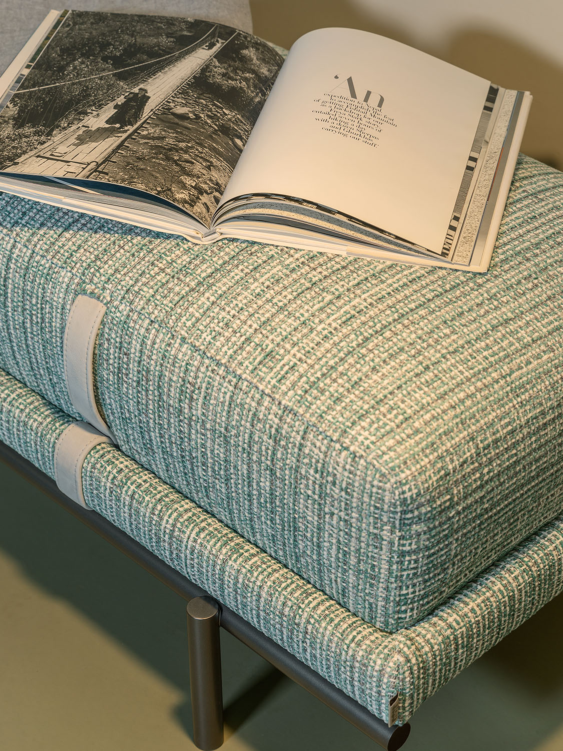Flou Банкетка New Bond 752 Charles Grey от Flou — в интерьере