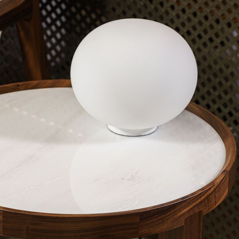 Flos Настольная лампа Glo-Ball Basic Zero Dimmer от Flos — в интерьере