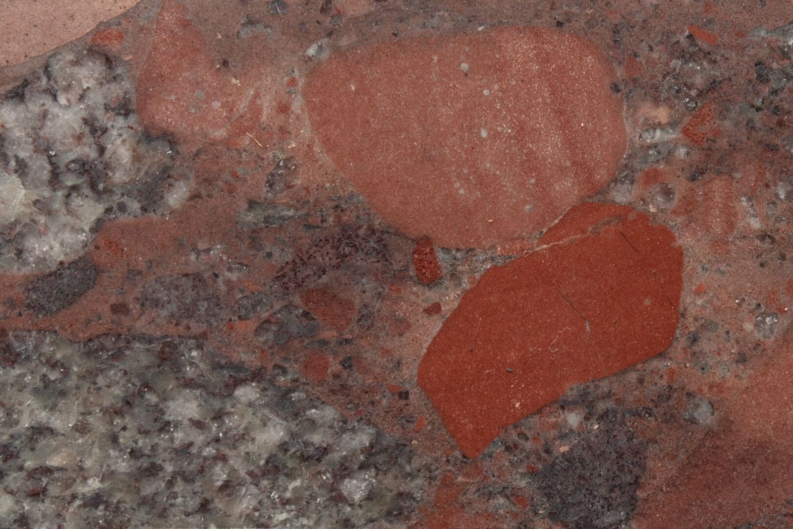 Baxter Журнальный столик Tebe Granite Red Rapsody 70 от Baxter — в интерьере