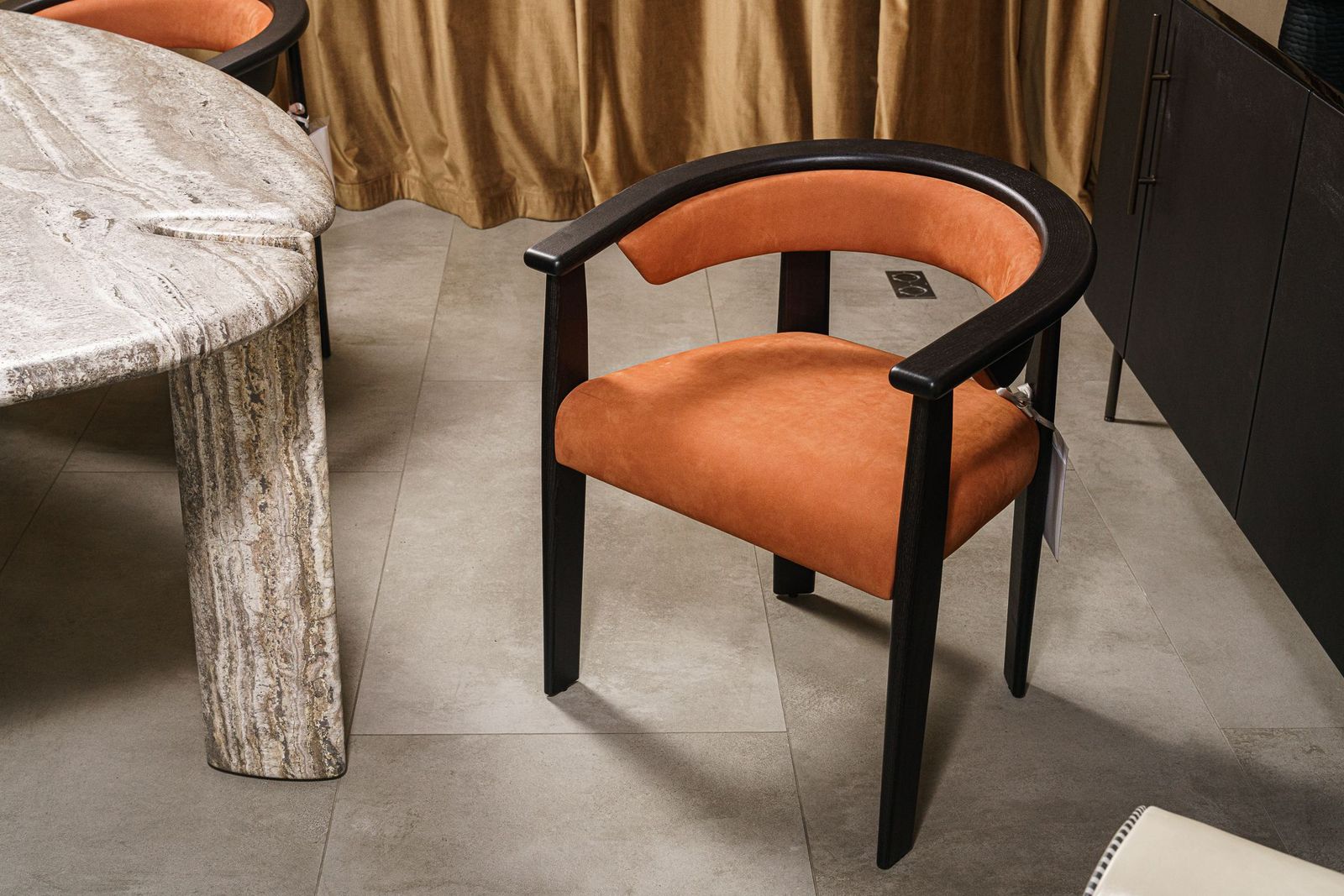 Baxter Стул Afra Kashmir Cuir от Baxter — в интерьере