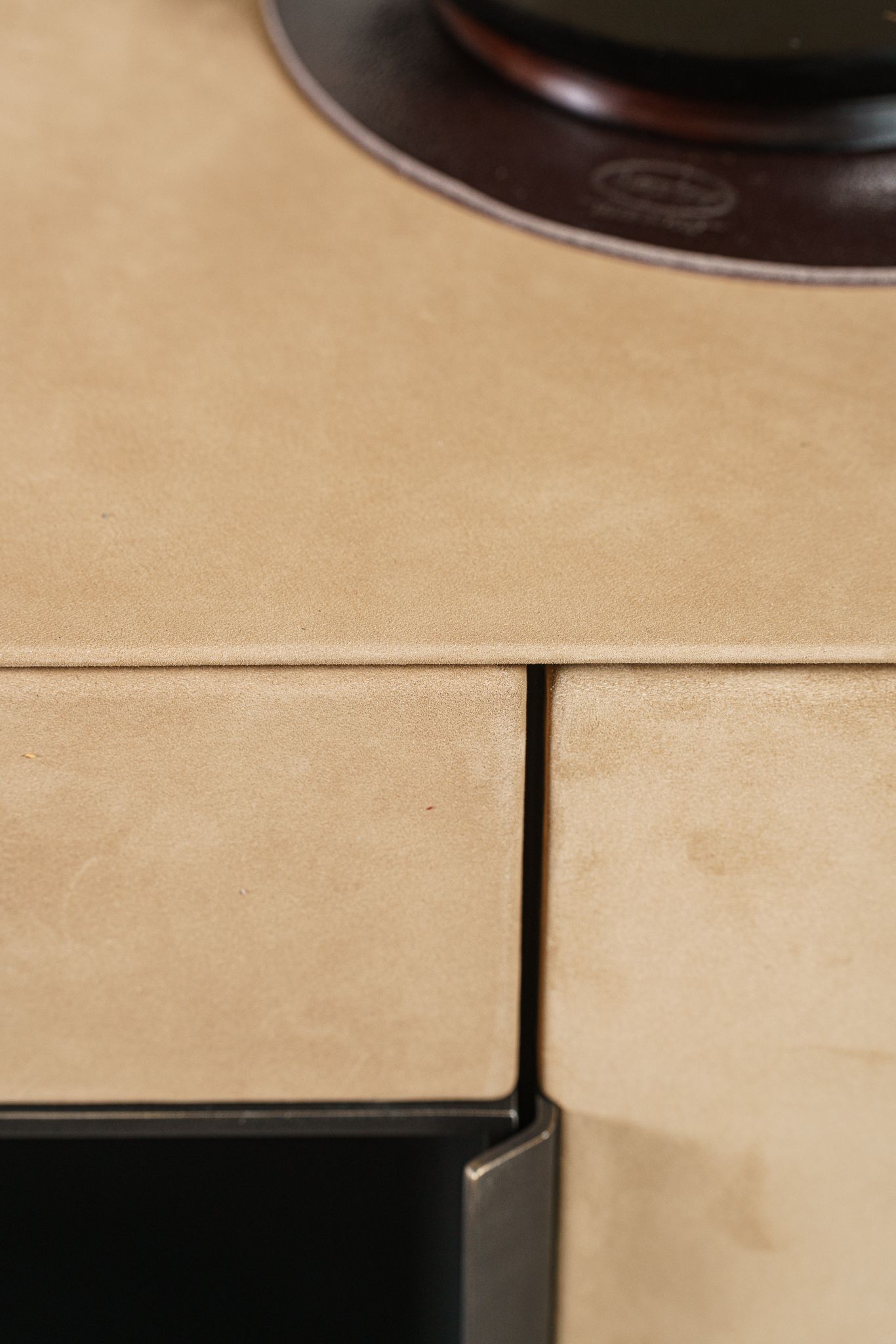 Baxter Комод в коже Blend Kashmir Biscuit от Baxter — в интерьере