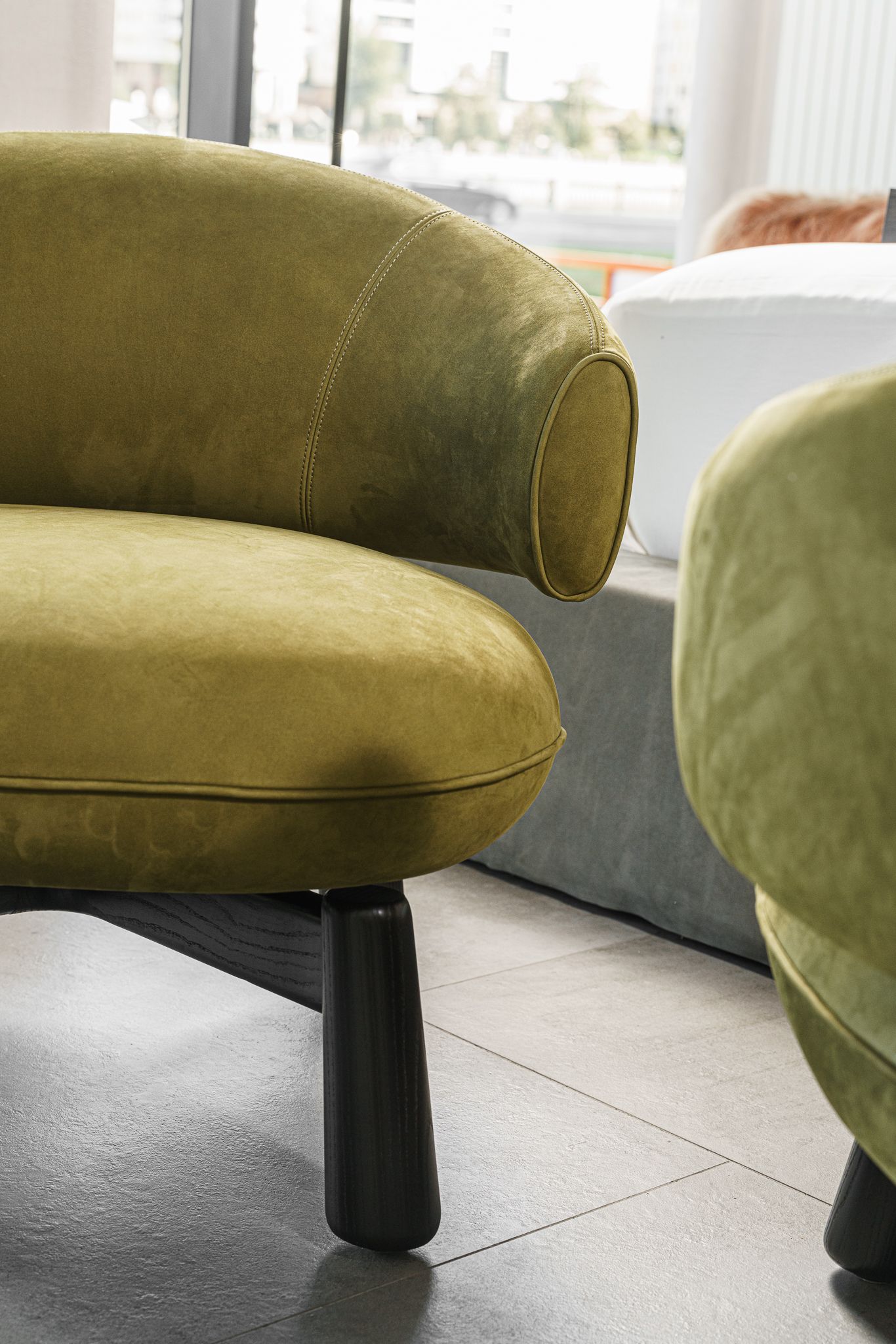 Baxter Кресло Olaf Kashmir Olive от Baxter — в интерьере