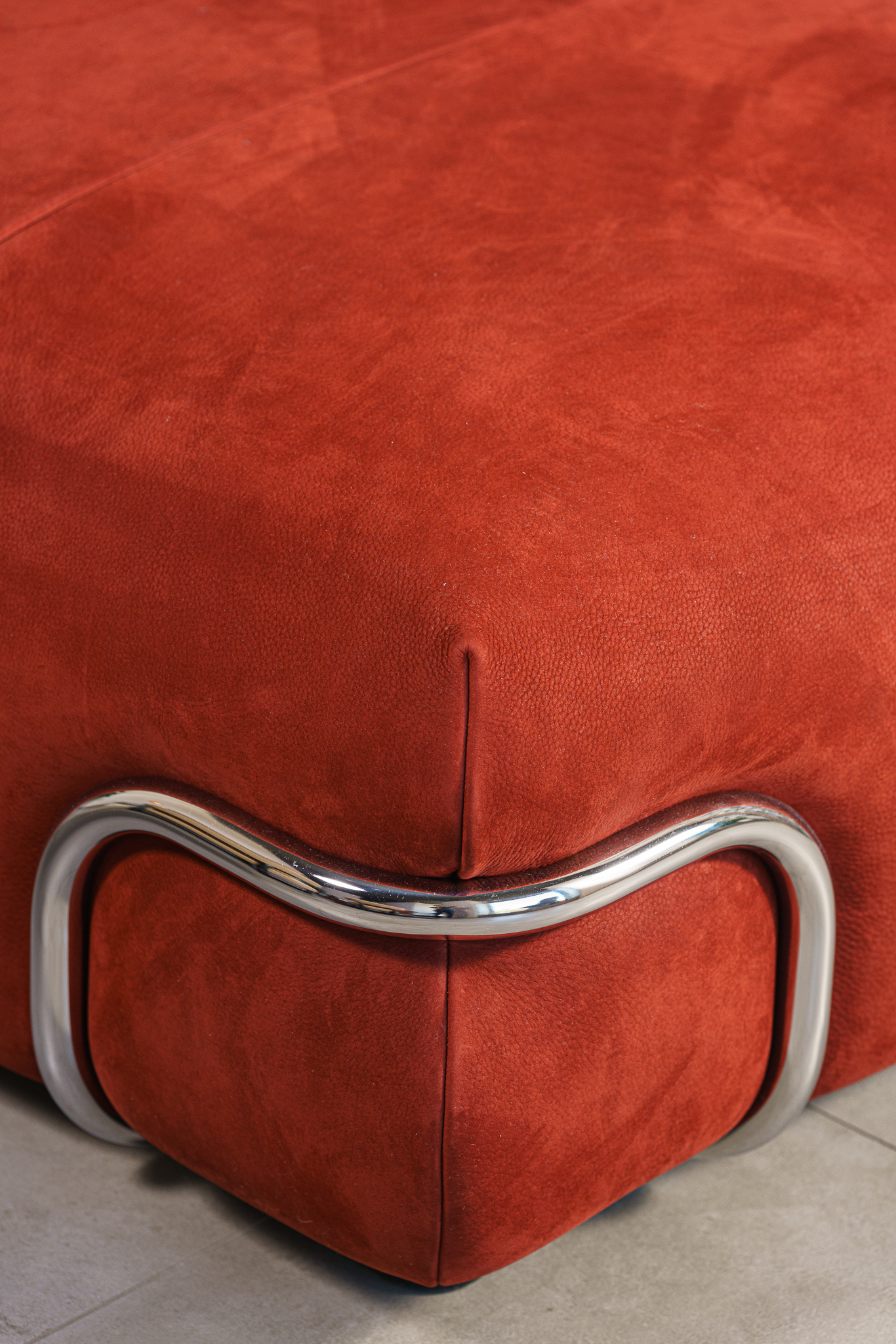 Baxter Пуф So Soft Nabuck Rhubarb от Baxter — в интерьере