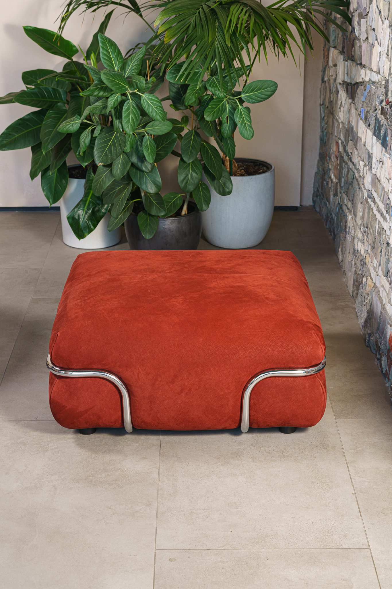 Baxter Пуф So Soft Nabuck Rhubarb от Baxter — в интерьере