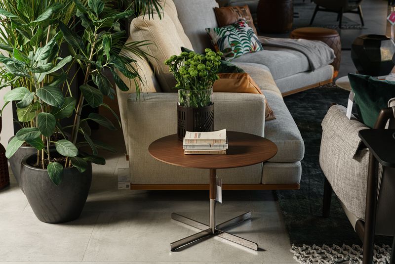 Poltrona Frau Журнальный столик Bob 60 Canaletto Walnut от Poltrona Frau
