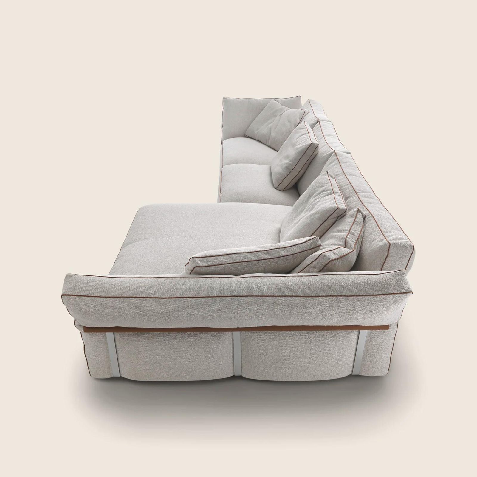 Flexform Диван с двумя подушками Camelot от Flexform — в интерьере