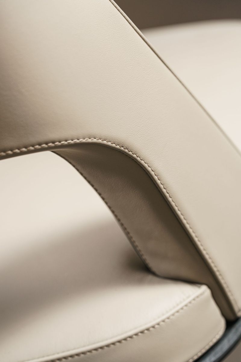 Poliform Стул без подлокотников Sophie Lite 207 Camoscio Leather от Poliform