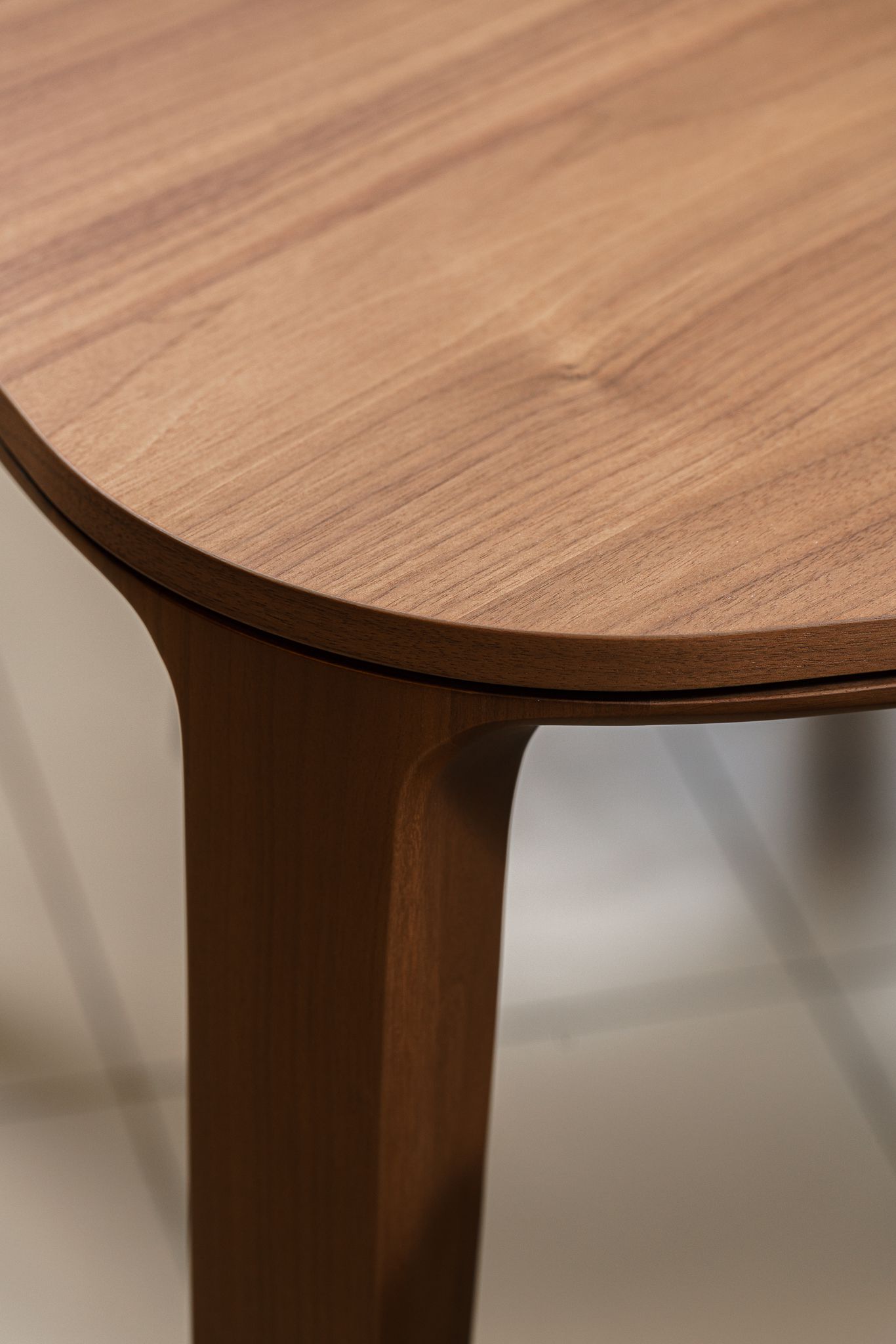 Poliform Стол Henry Canaletto walnut от Poliform — в интерьере