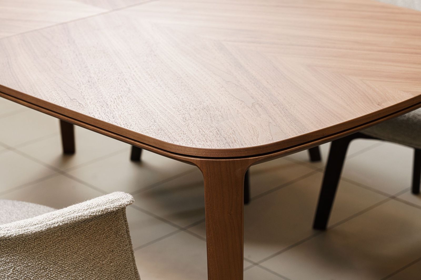 Poliform Стол Henry Canaletto walnut от Poliform — в интерьере