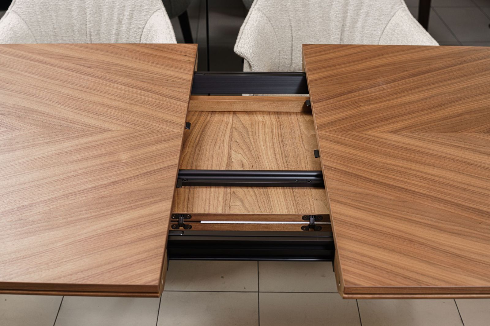 Poliform Стол Henry Canaletto walnut от Poliform — в интерьере