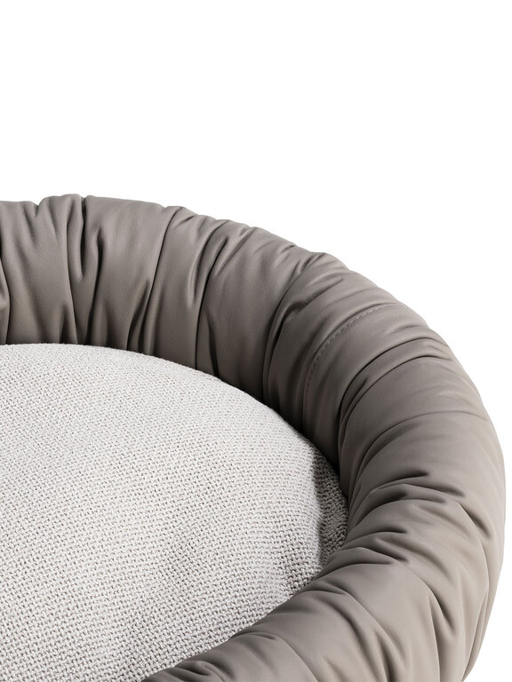 Poltrona Frau Подушка для собаки или кошки Cushion от Poltrona Frau — в интерьере