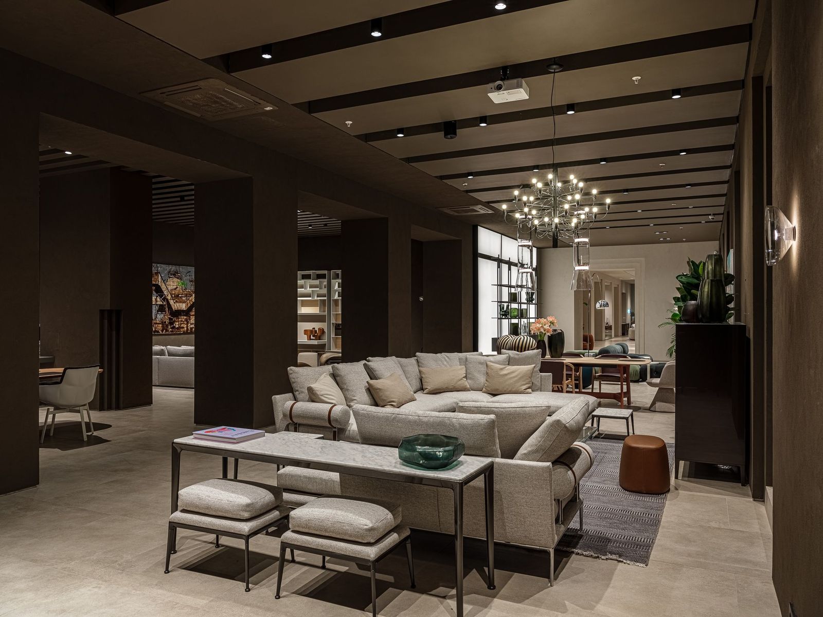 B&B Italia Консоль Mirto от B&B Italia — в интерьере