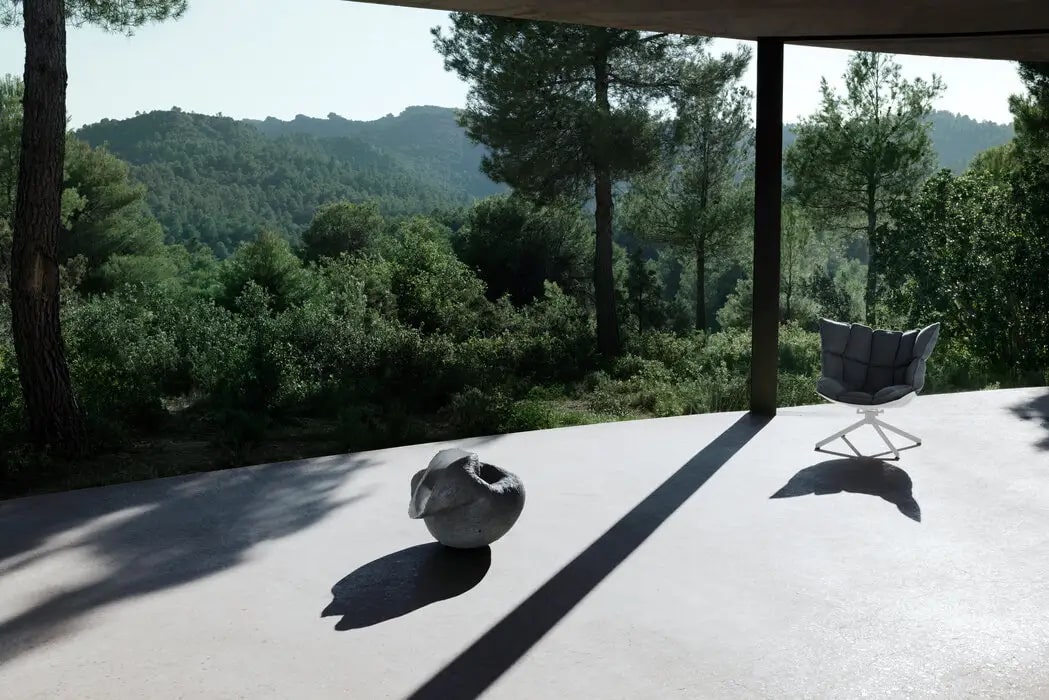 B&B Italia Уличное кресло Husk Outdoor от B&B Italia — в интерьере