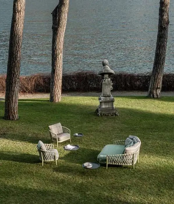 B&B Italia Уличный журнальный столик Fat-Fat Outdoor от B&B Italia — в интерьере