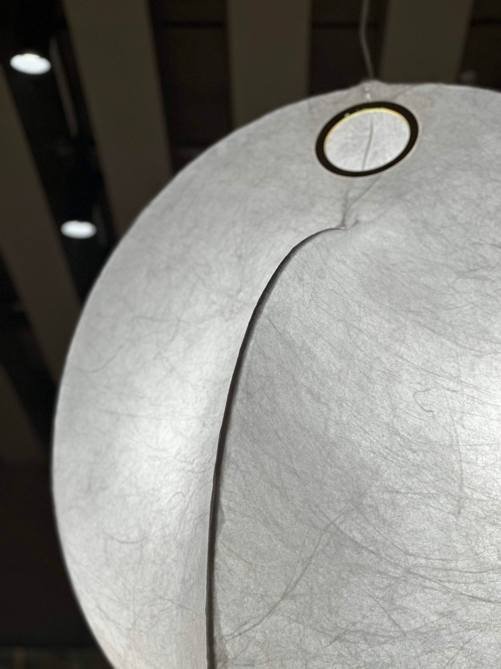 Flos Подвесной светильник Overlap 1 White от Flos — в интерьере