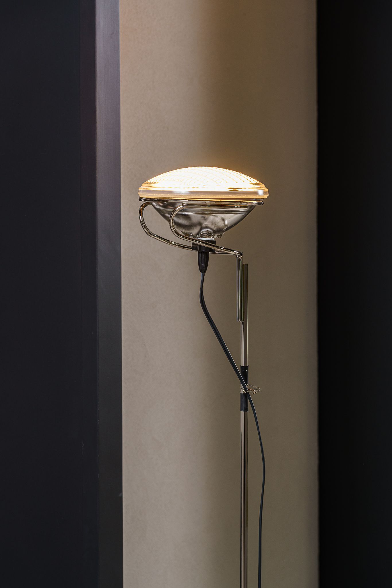 Flos Торшер Toio Led Black F7630030 от Flos — в интерьере