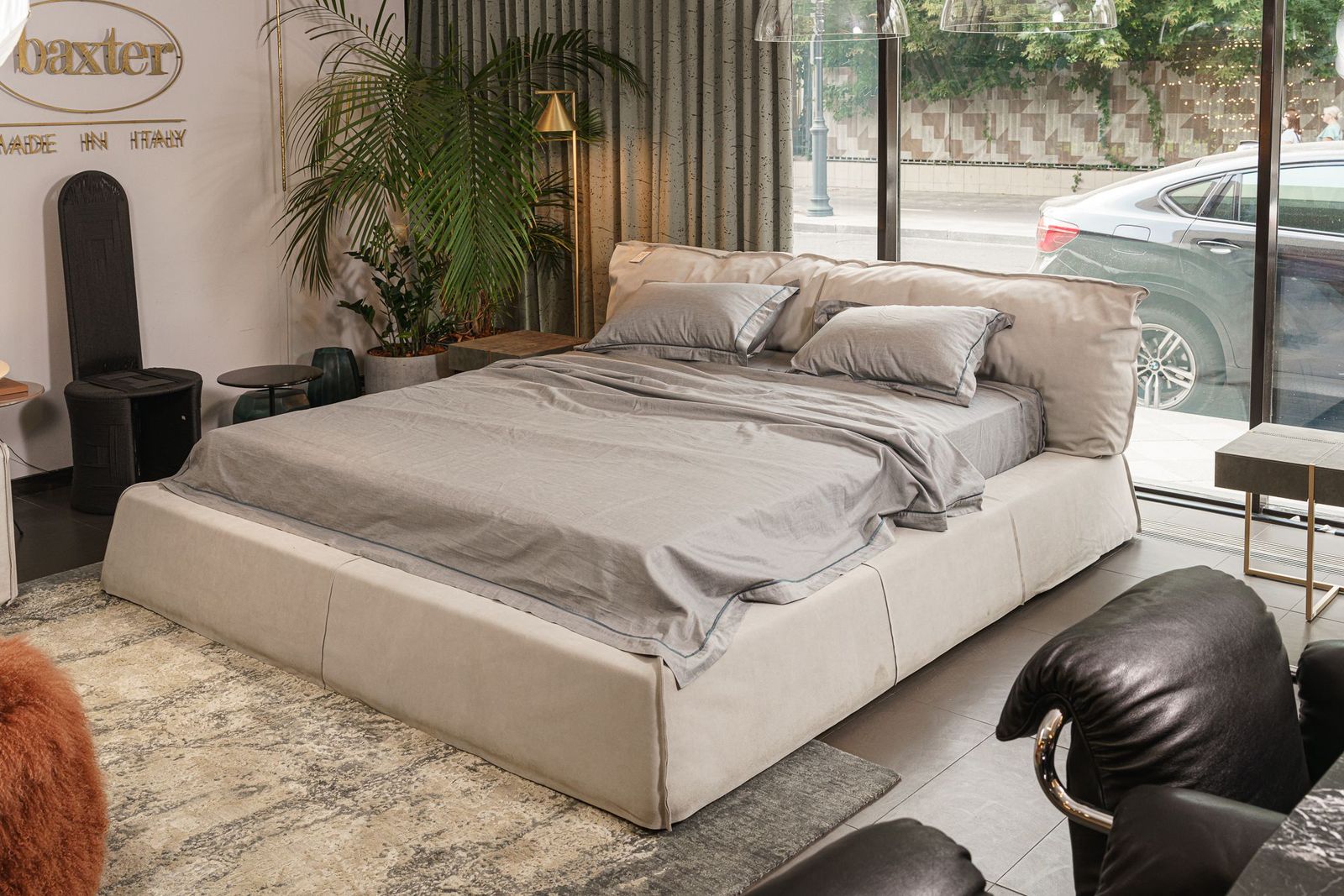 Baxter Кровать Paris Reverse Fog от Baxter — в интерьере