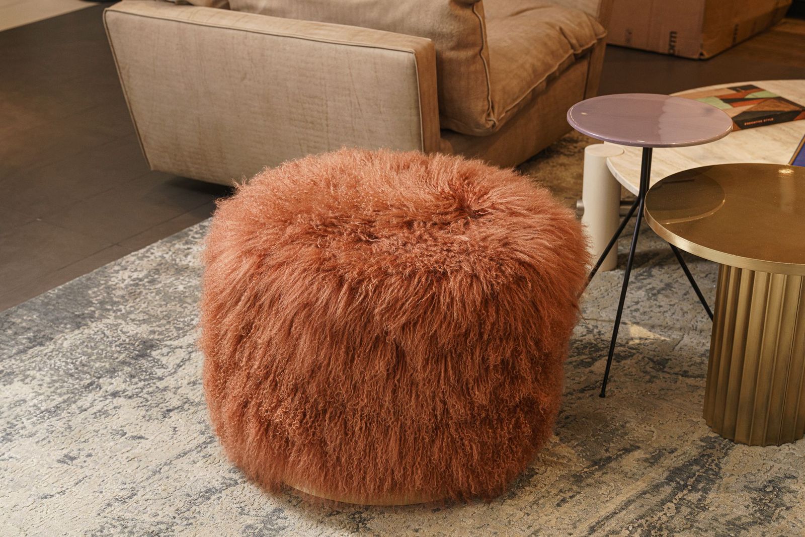 Baxter Пуф Anais Oval Kashmir Cuir от Baxter — в интерьере