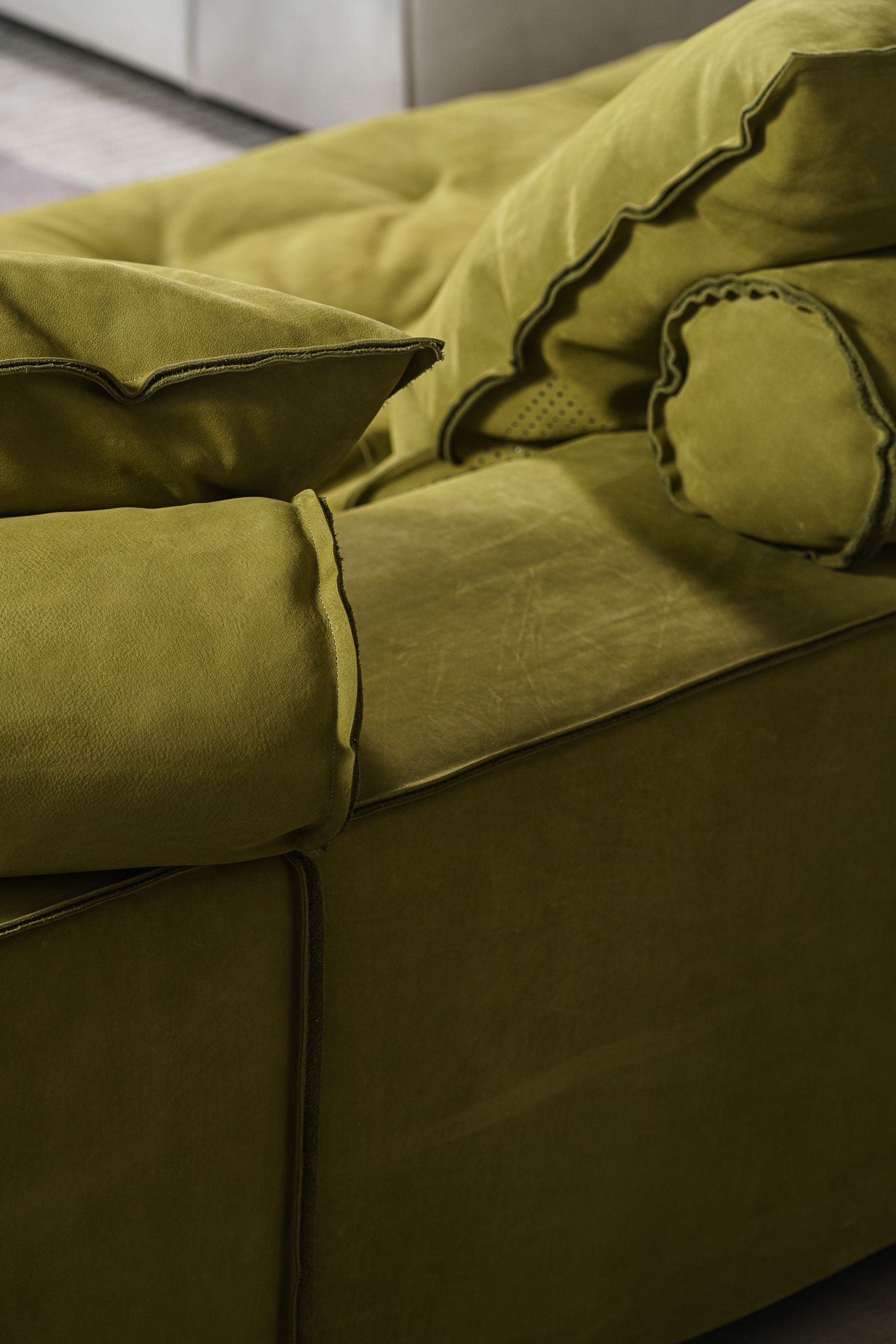 Baxter Диван Miami Beach Kashmir Olive от Baxter — в интерьере