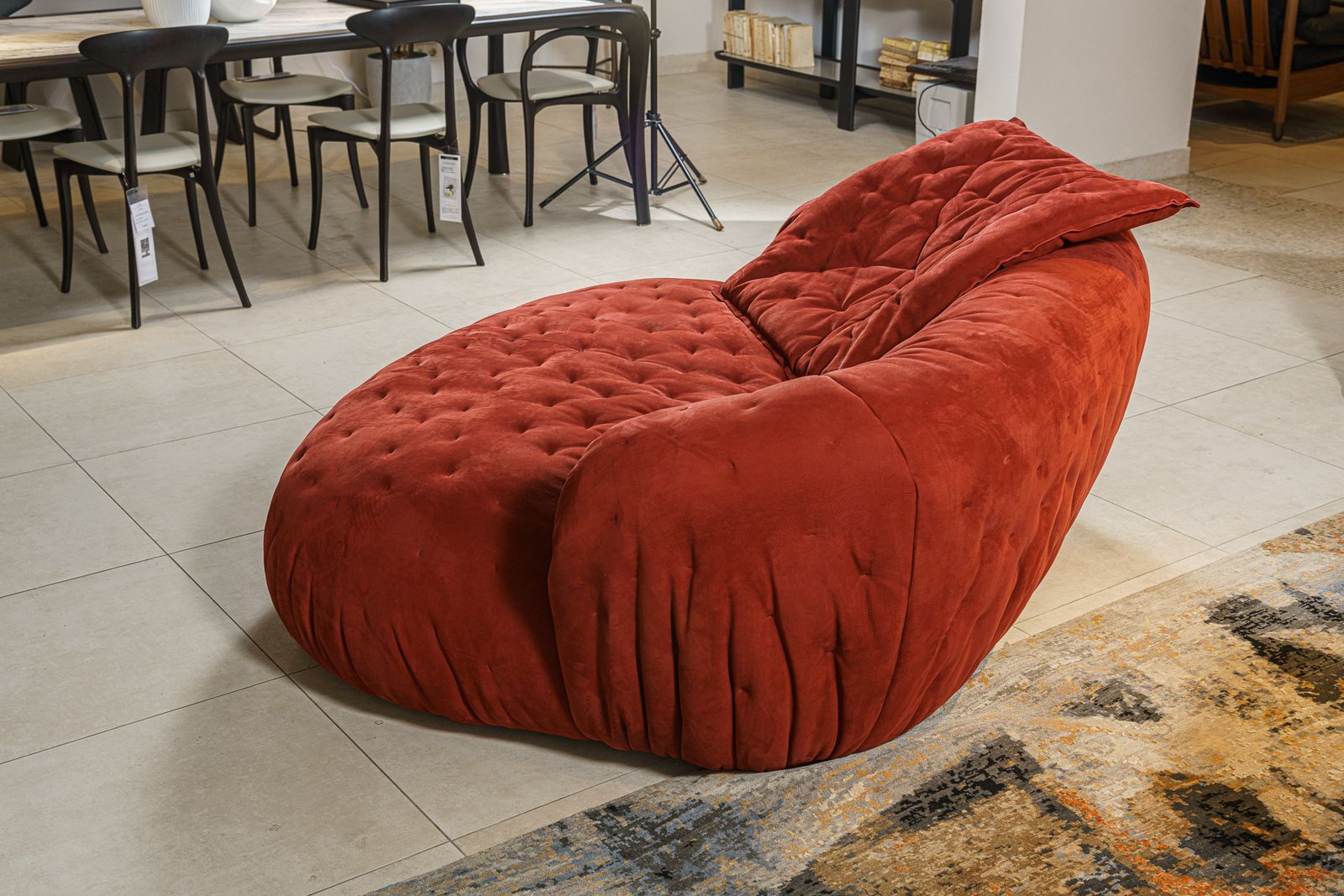 Baxter Диван Ortigia Nabuck Rhubarb от Baxter — в интерьере
