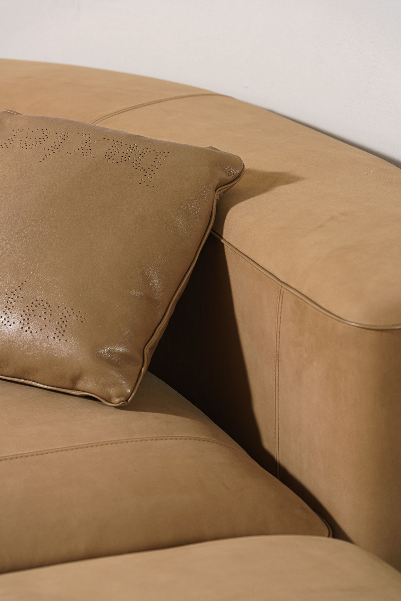 Baxter Диван Juliette Kashmir Biscuit от Baxter — в интерьере