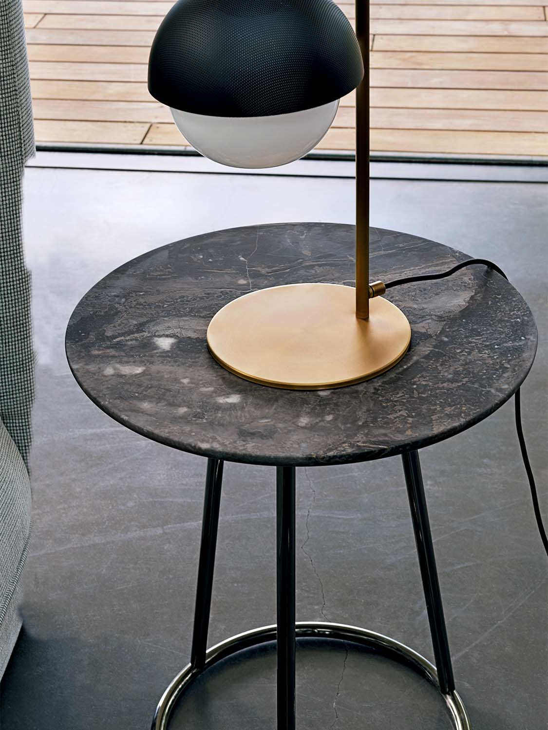 Flou Журнальный столик Angle araqbesco marble от Flou — в интерьере