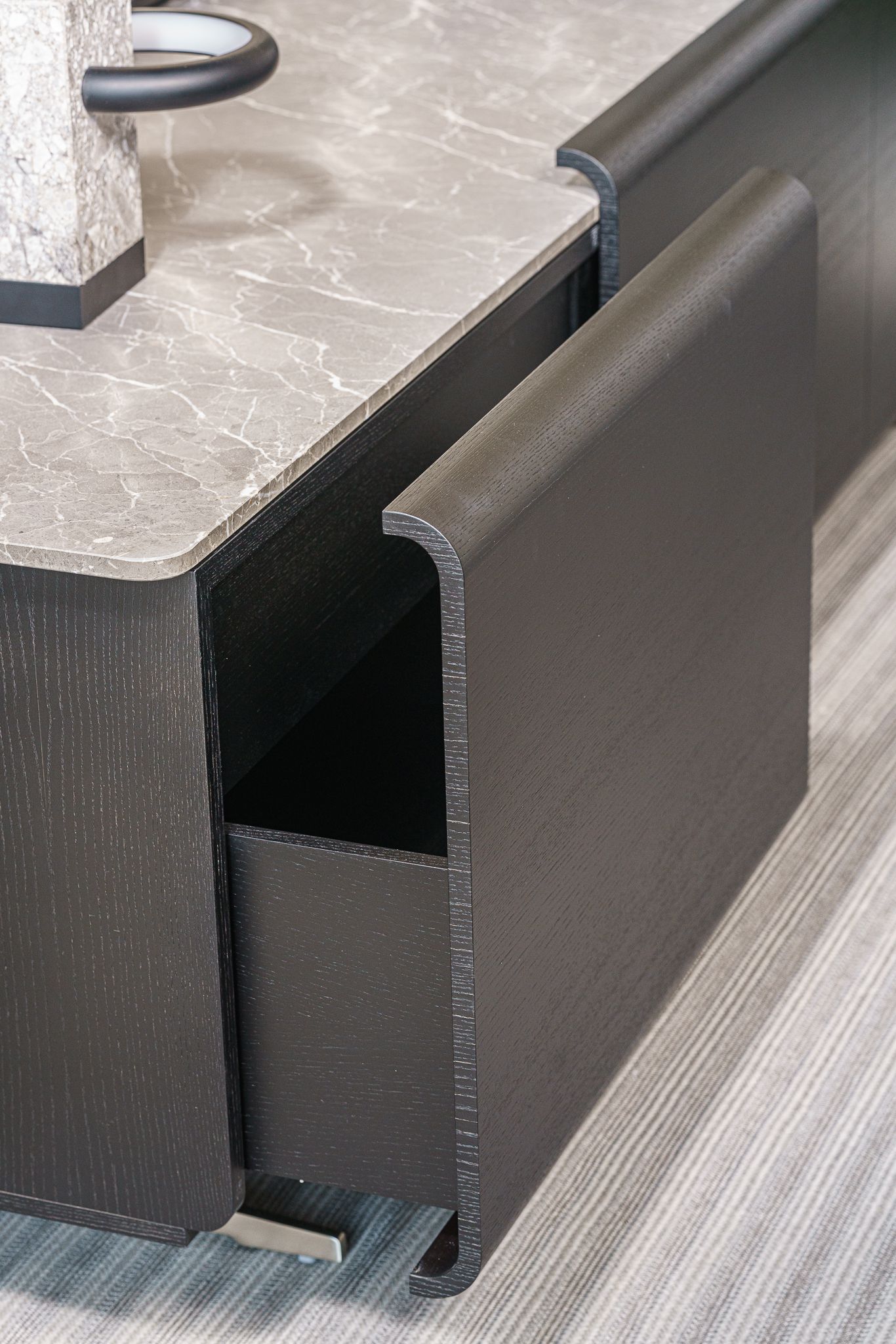 Flexform Комод Earl Marble/Wood от Flexform — в интерьере