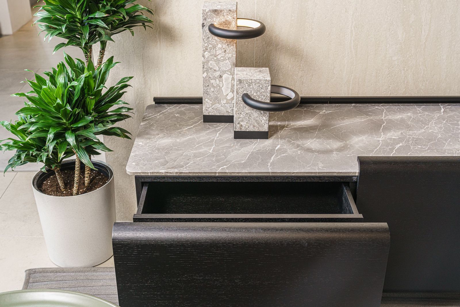 Flexform Комод Earl Marble/Wood от Flexform — в интерьере