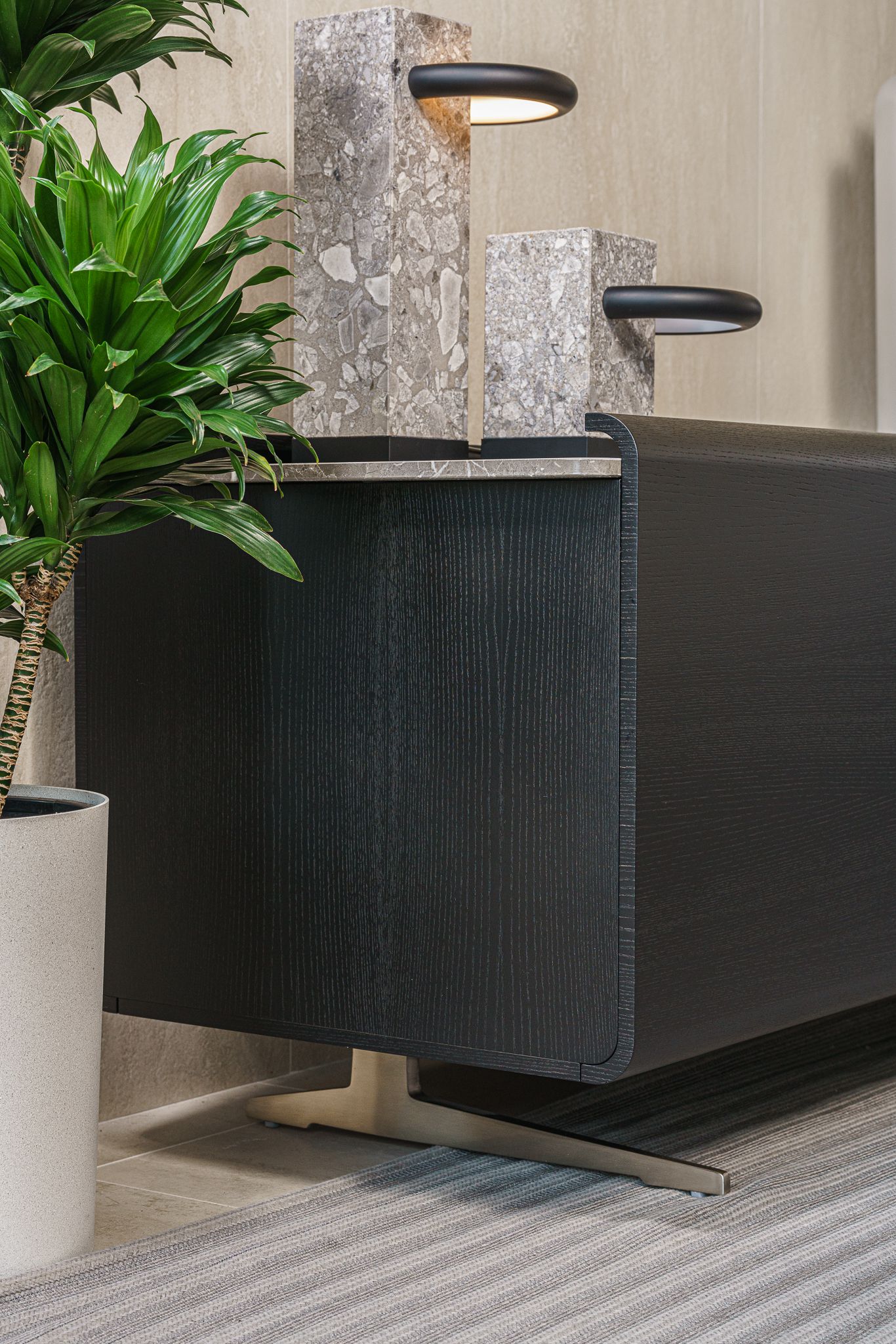 Flexform Комод Earl Marble/Wood от Flexform — в интерьере