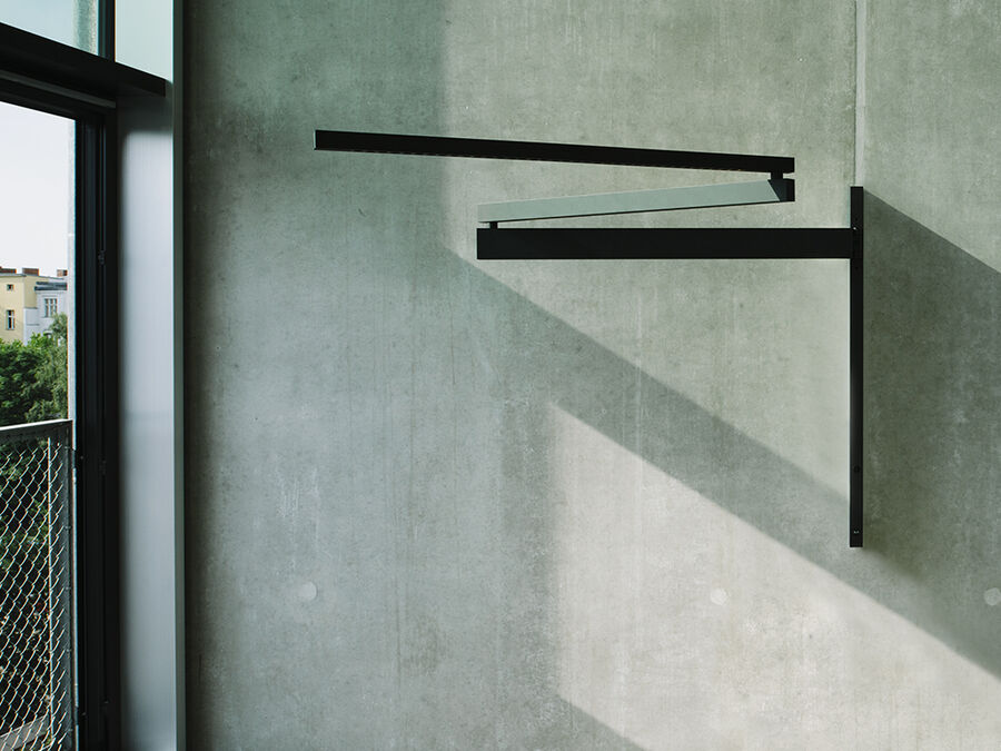Flos Бра Black Flag от Flos — в интерьере
