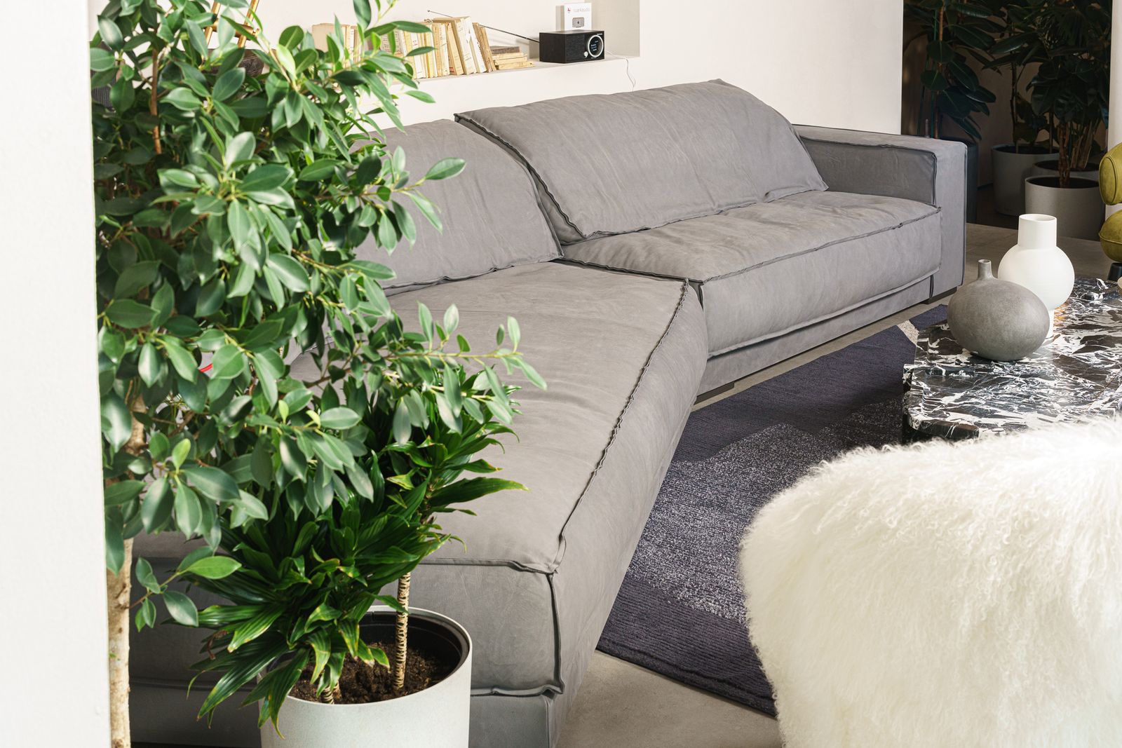 Baxter Диван Budapest Nabuck Light Grey от Baxter — в интерьере
