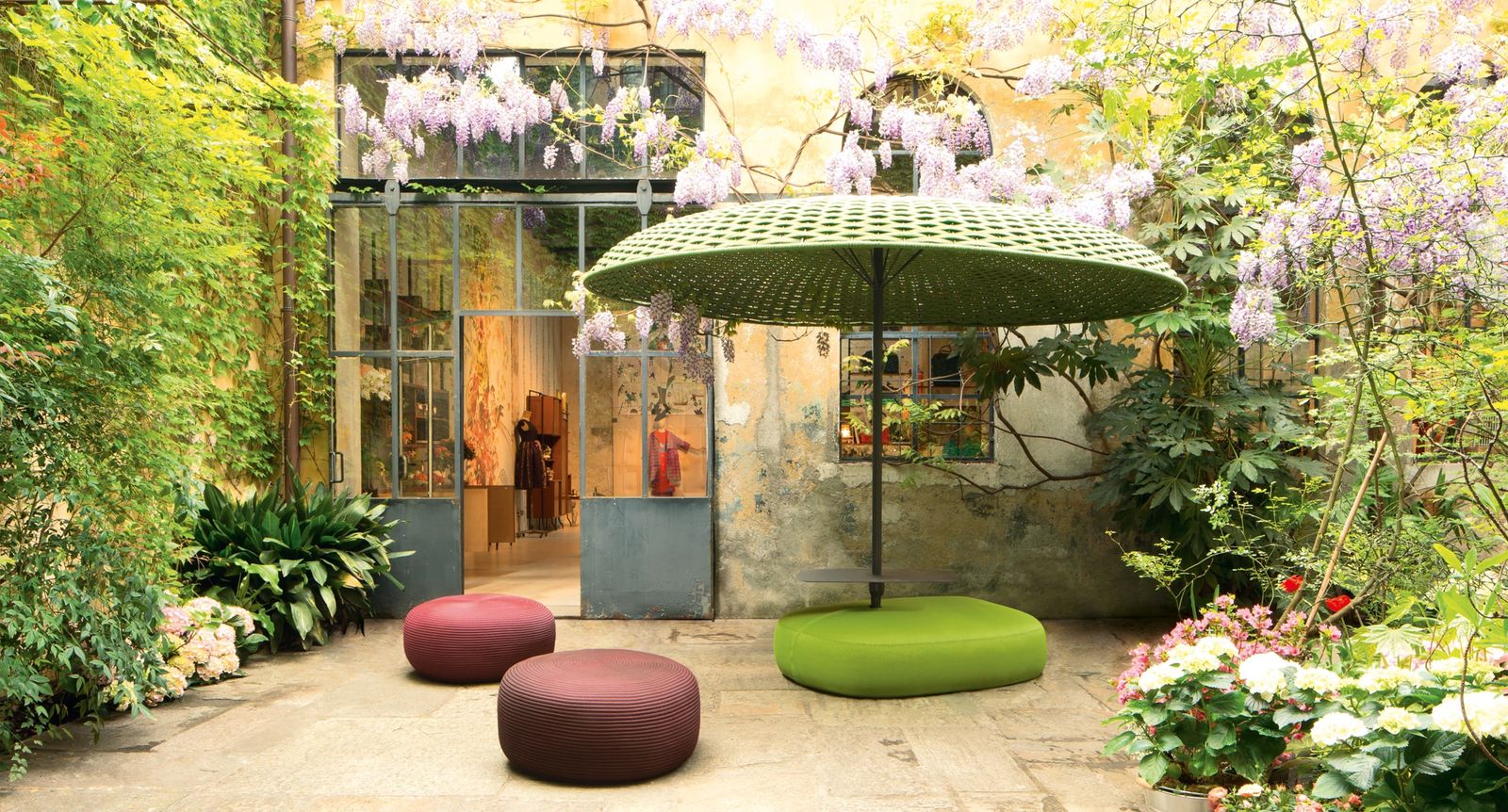 Paola Lenti Уличный зонт Mogambo от Paola Lenti — в интерьере