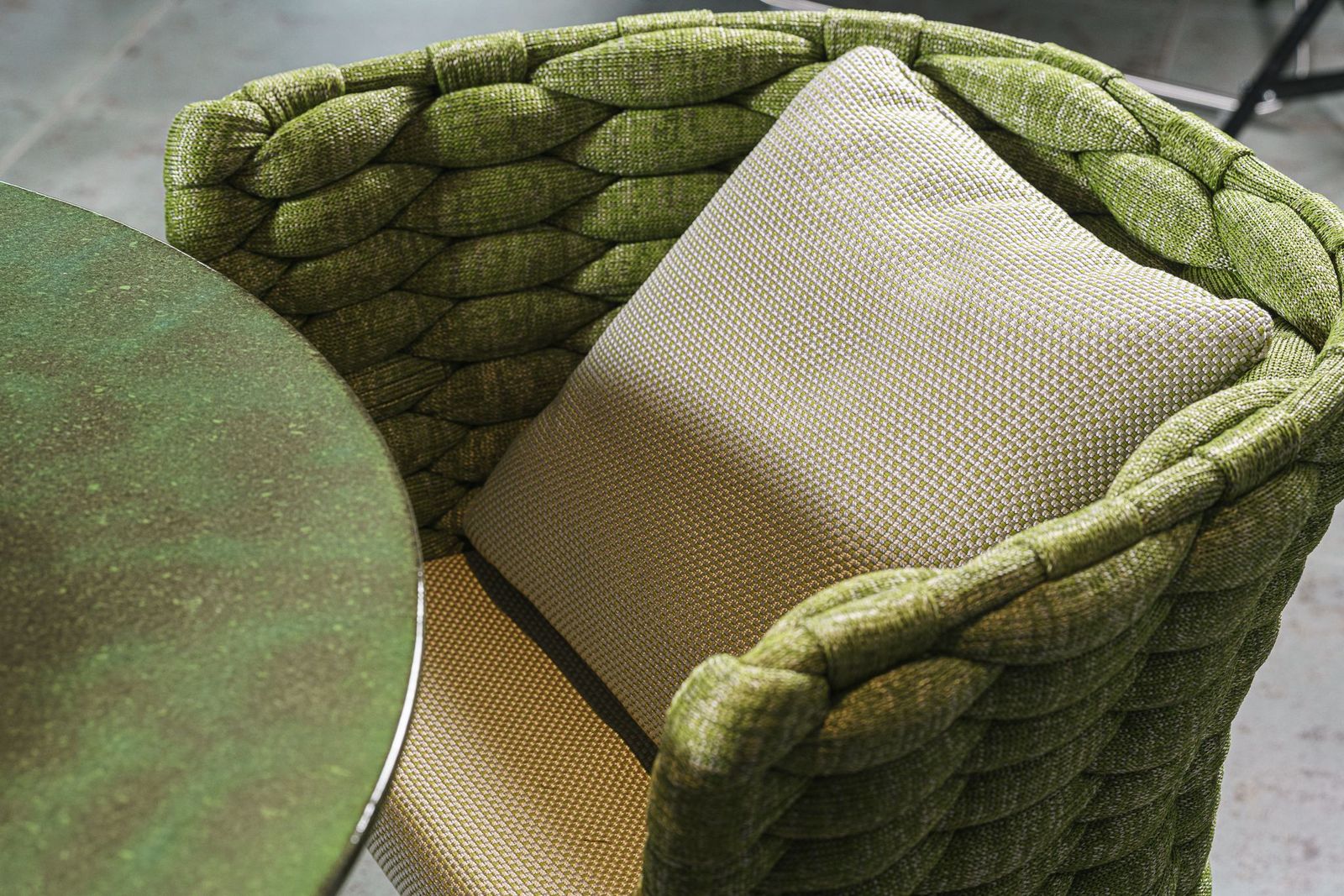Paola Lenti Уличный стул Ami Outdoor Green от Paola Lenti — в интерьере