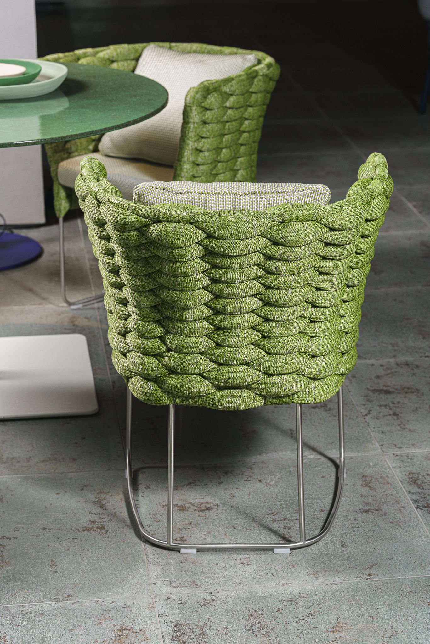 Paola Lenti Уличный стул Ami Outdoor Green от Paola Lenti — в интерьере